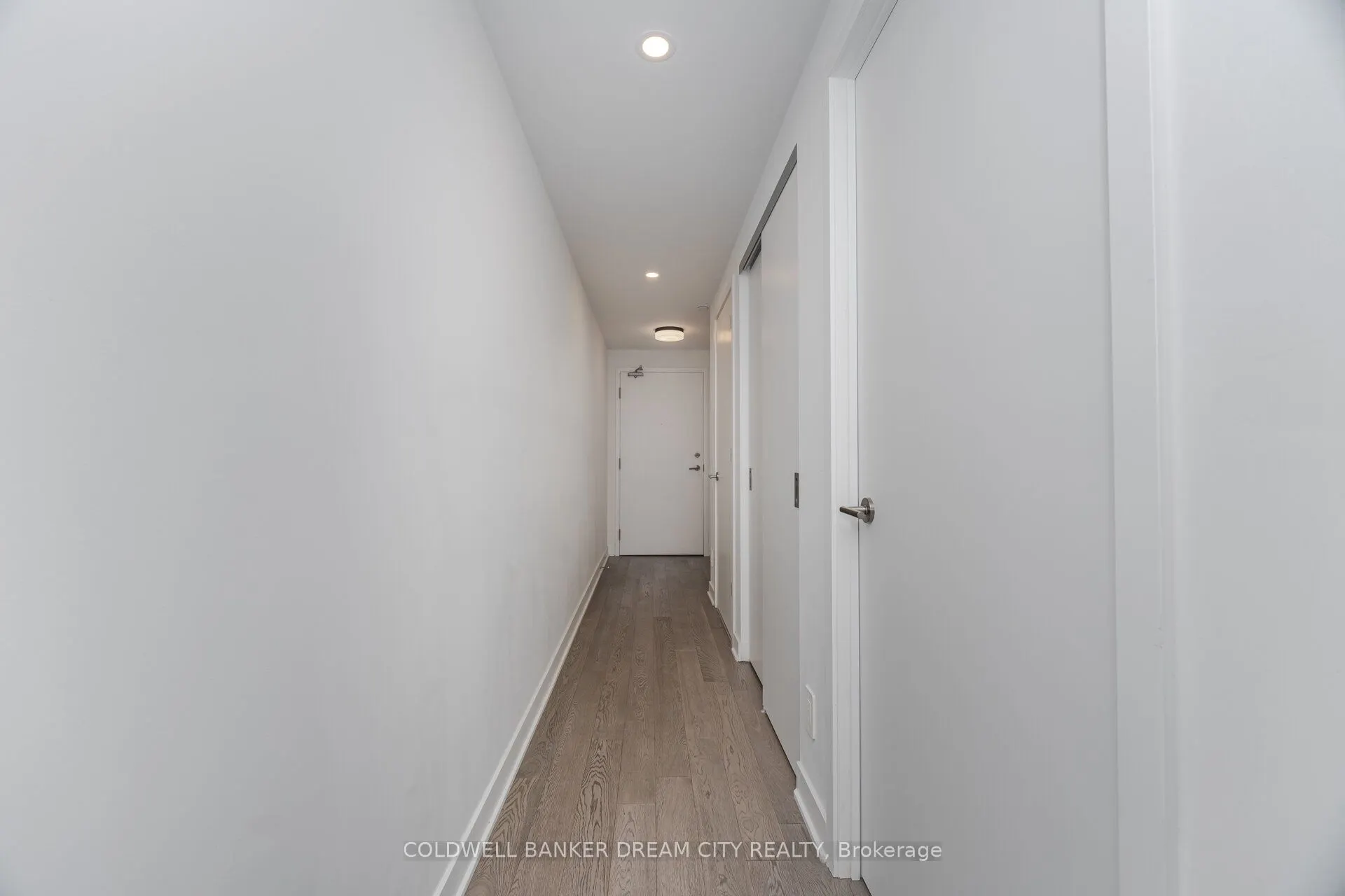 2720 Dundas Street W, #423