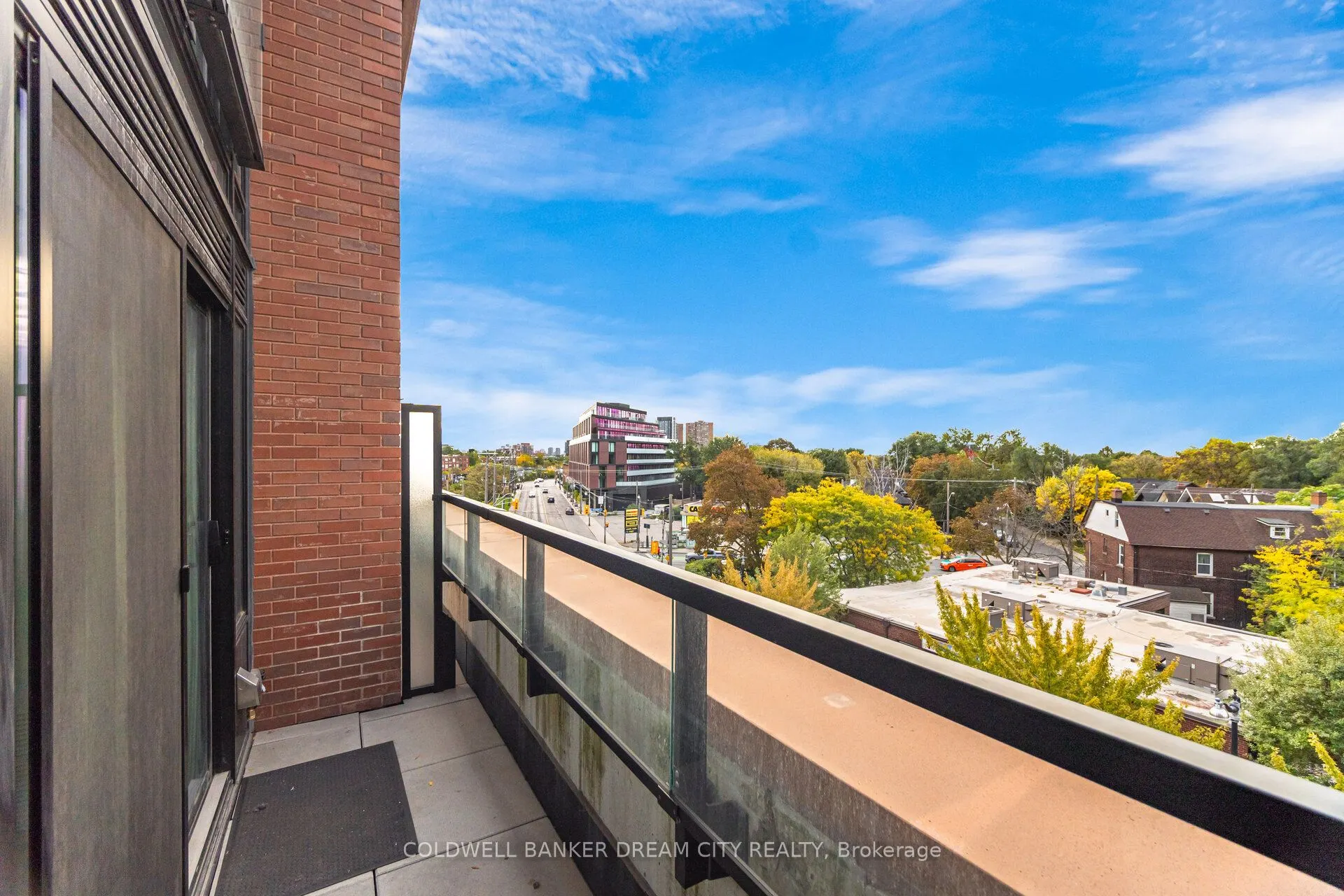 2720 Dundas Street W, #423