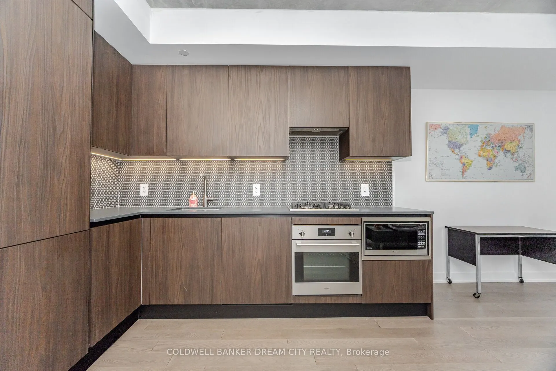 2720 Dundas Street W, #423