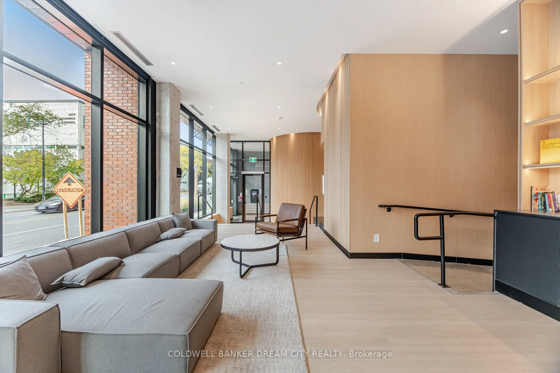 2720 Dundas Street W, #423
