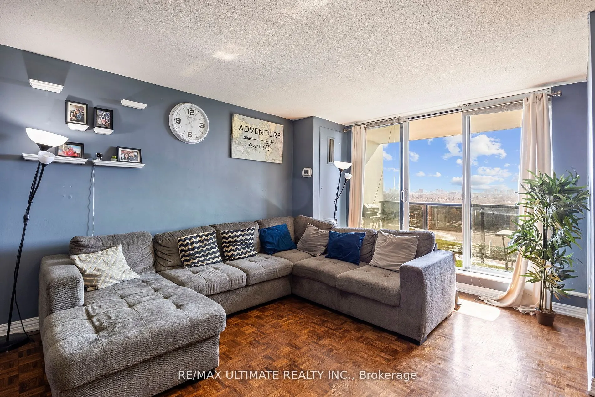 85 Emmett Avenue S, ##1807