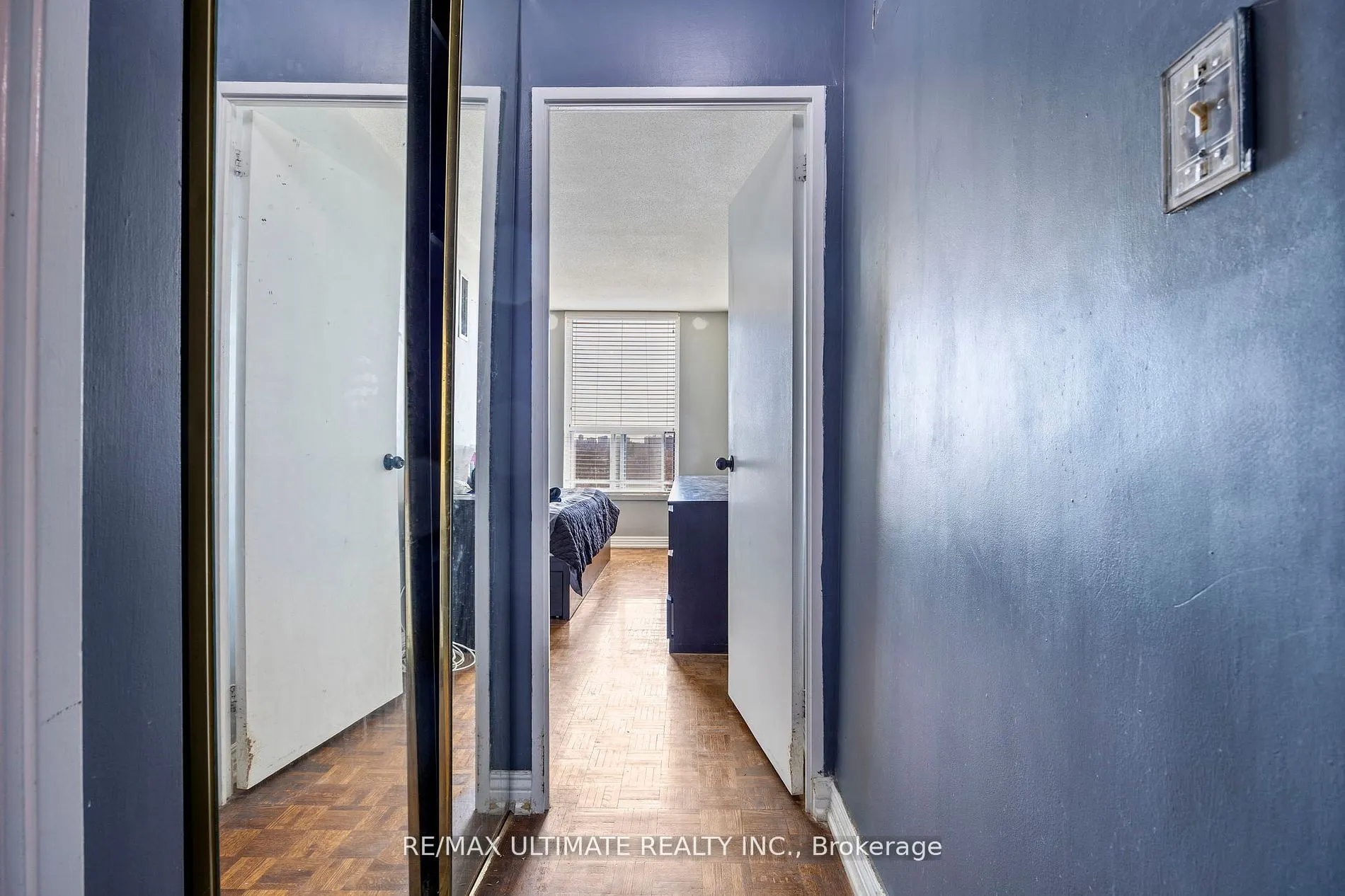 85 Emmett Avenue S, ##1807