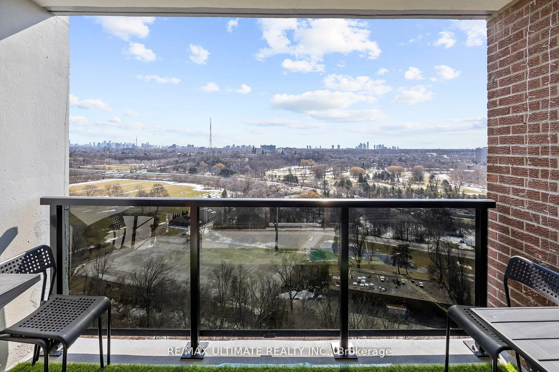 85 Emmett Avenue S, ##1807