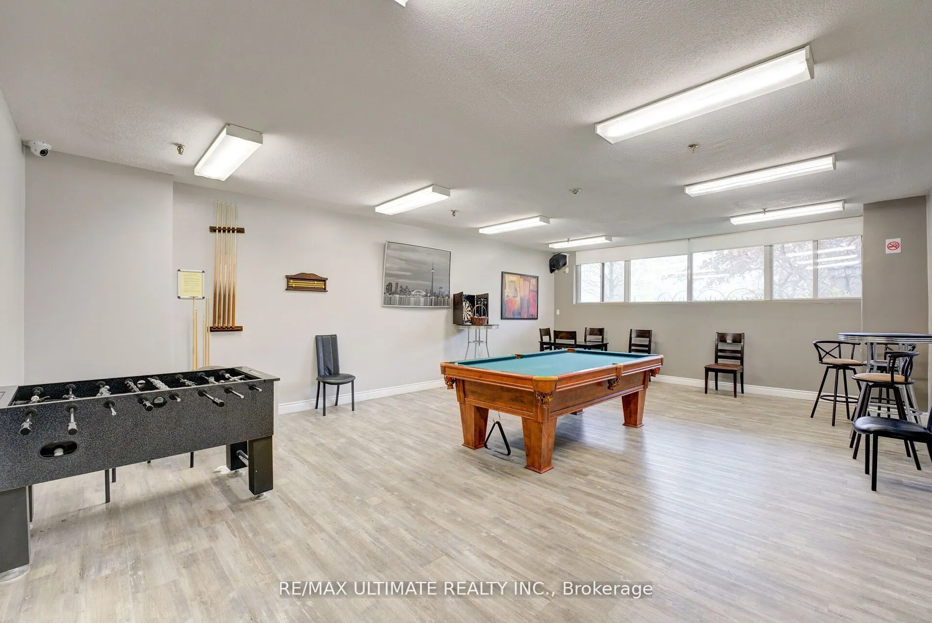 85 Emmett Avenue S, ##1807