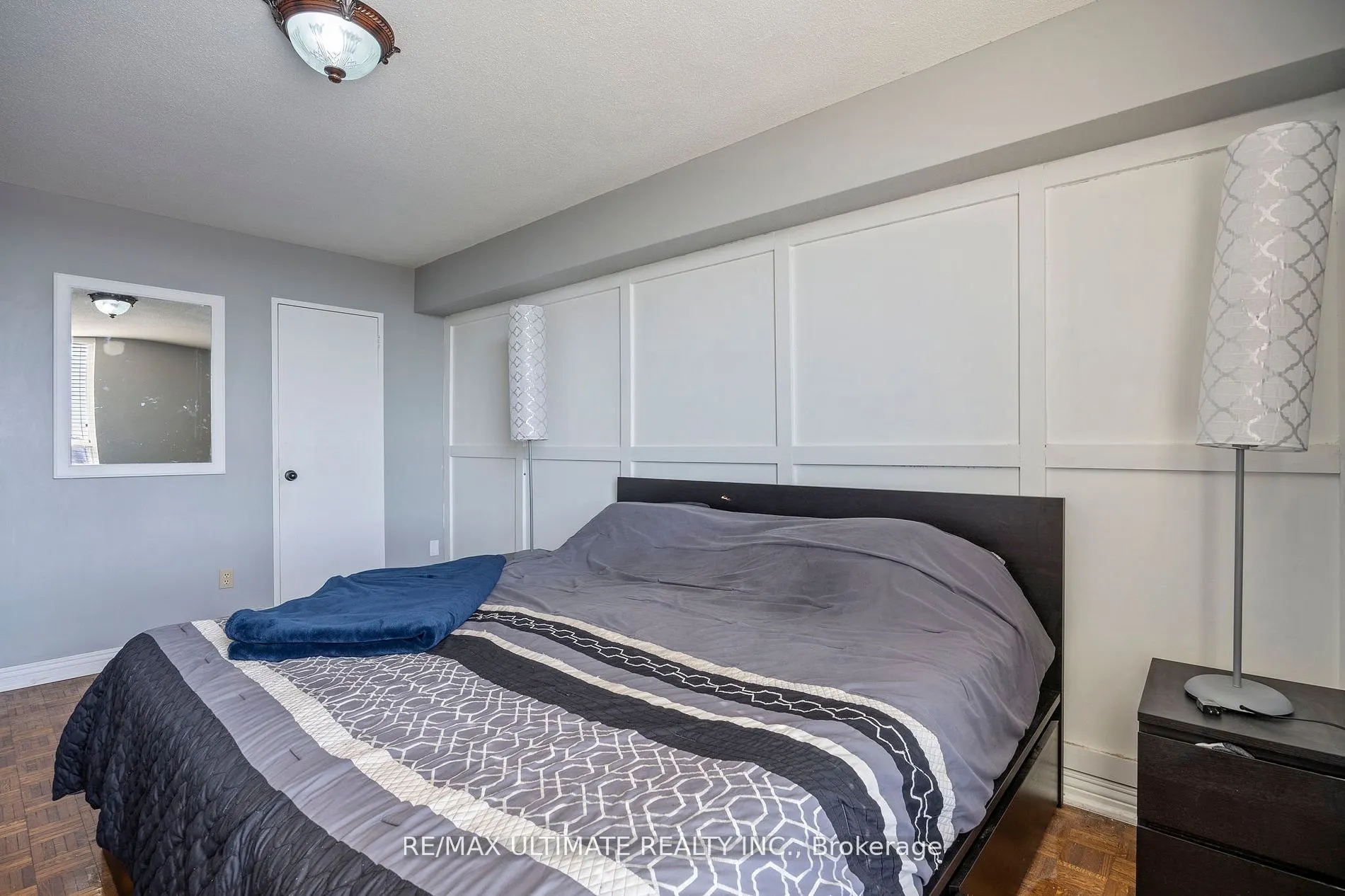 85 Emmett Avenue S, ##1807