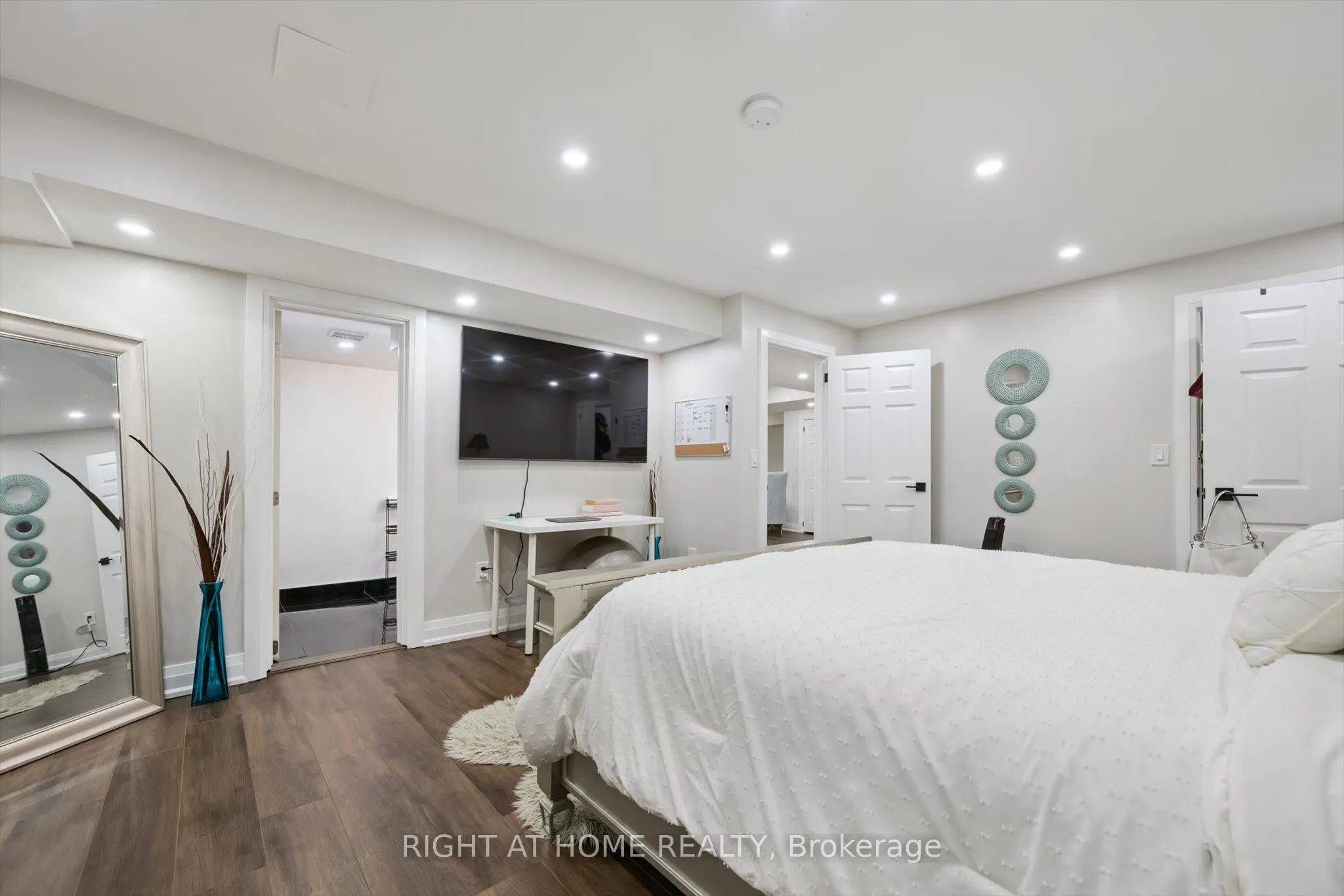 38 Cape Dorset Crescent