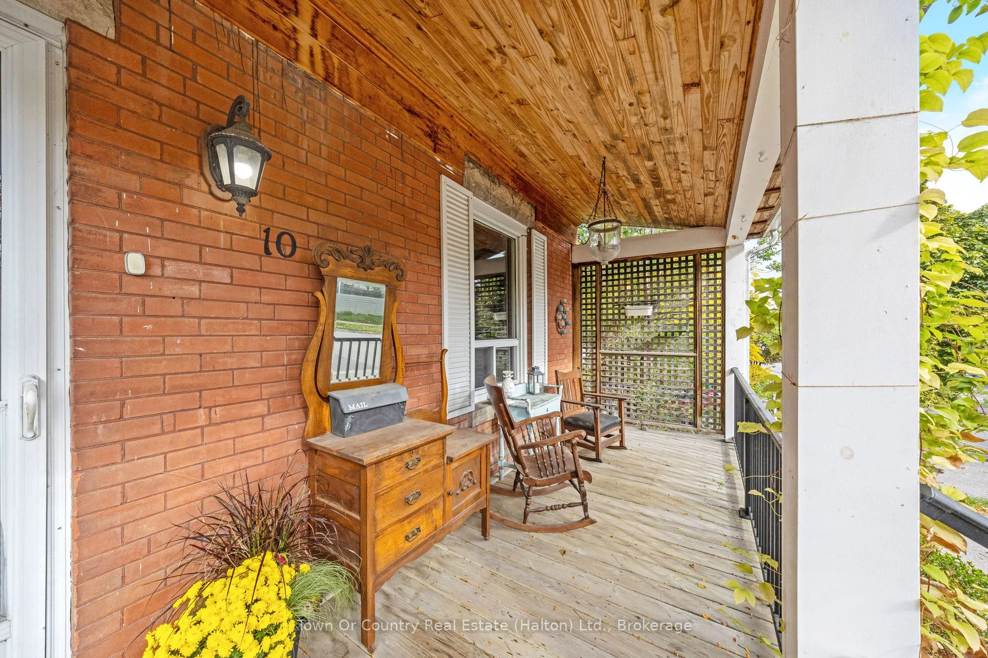 10 English Street