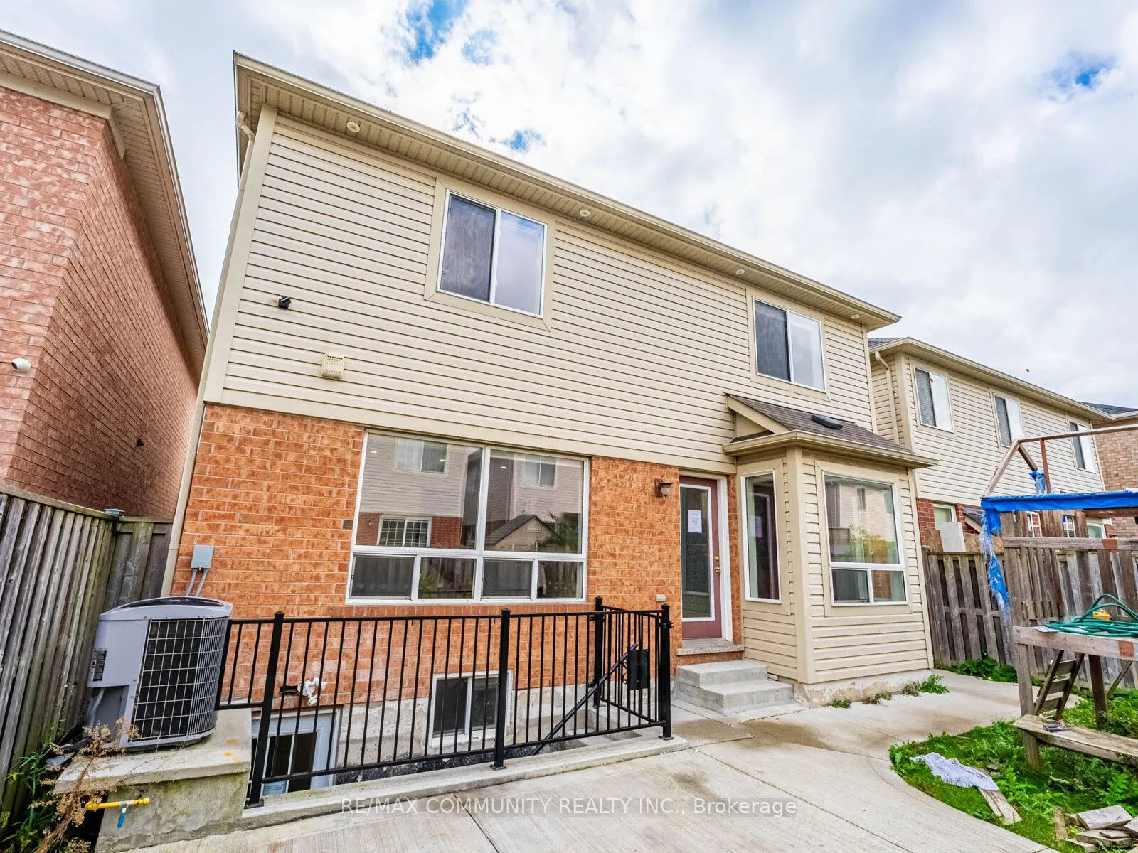 18 Ollie Avenue