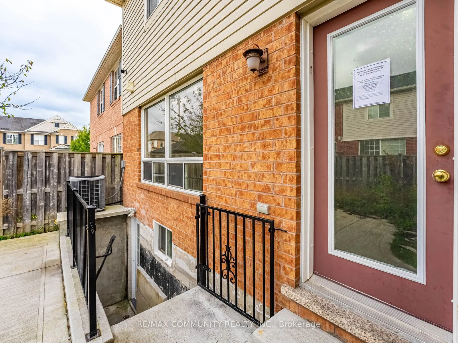 18 Ollie Avenue