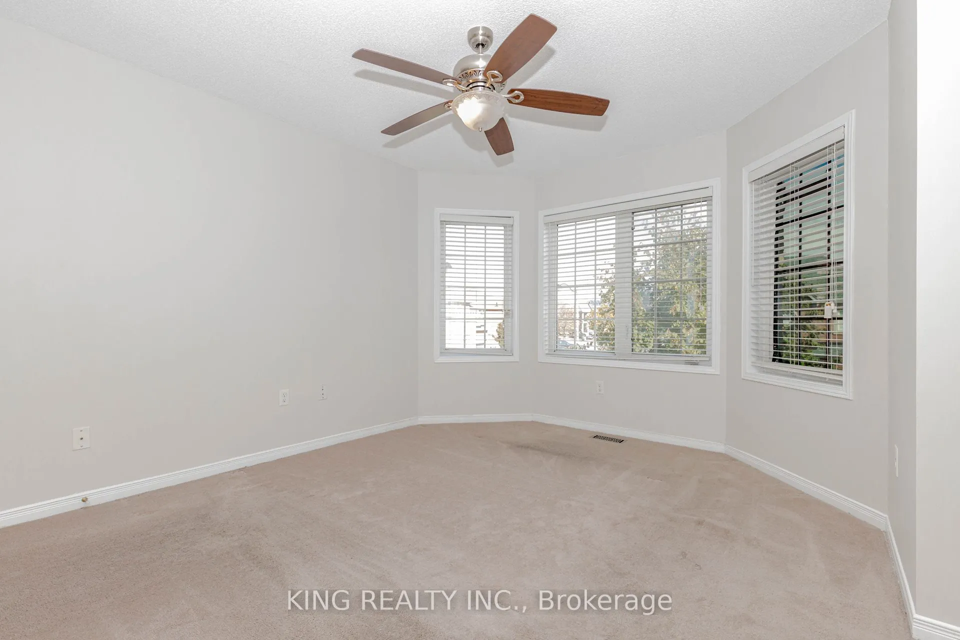 14 Ledgerock Road