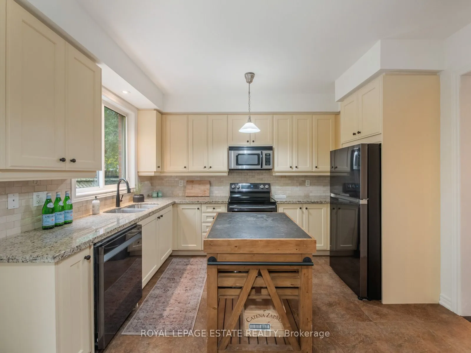 40 Bell Manor Drive