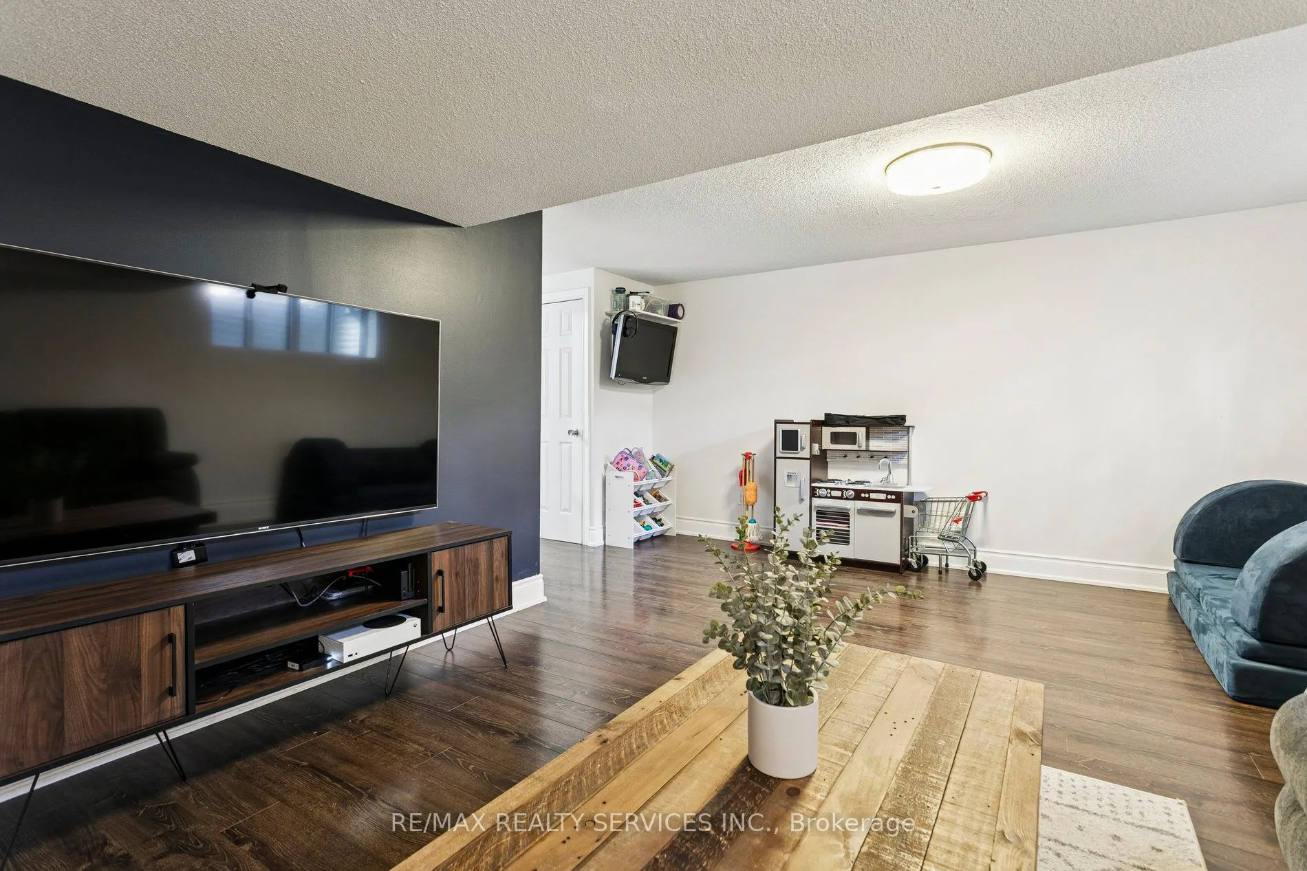 3395 Cliff Road N, #27