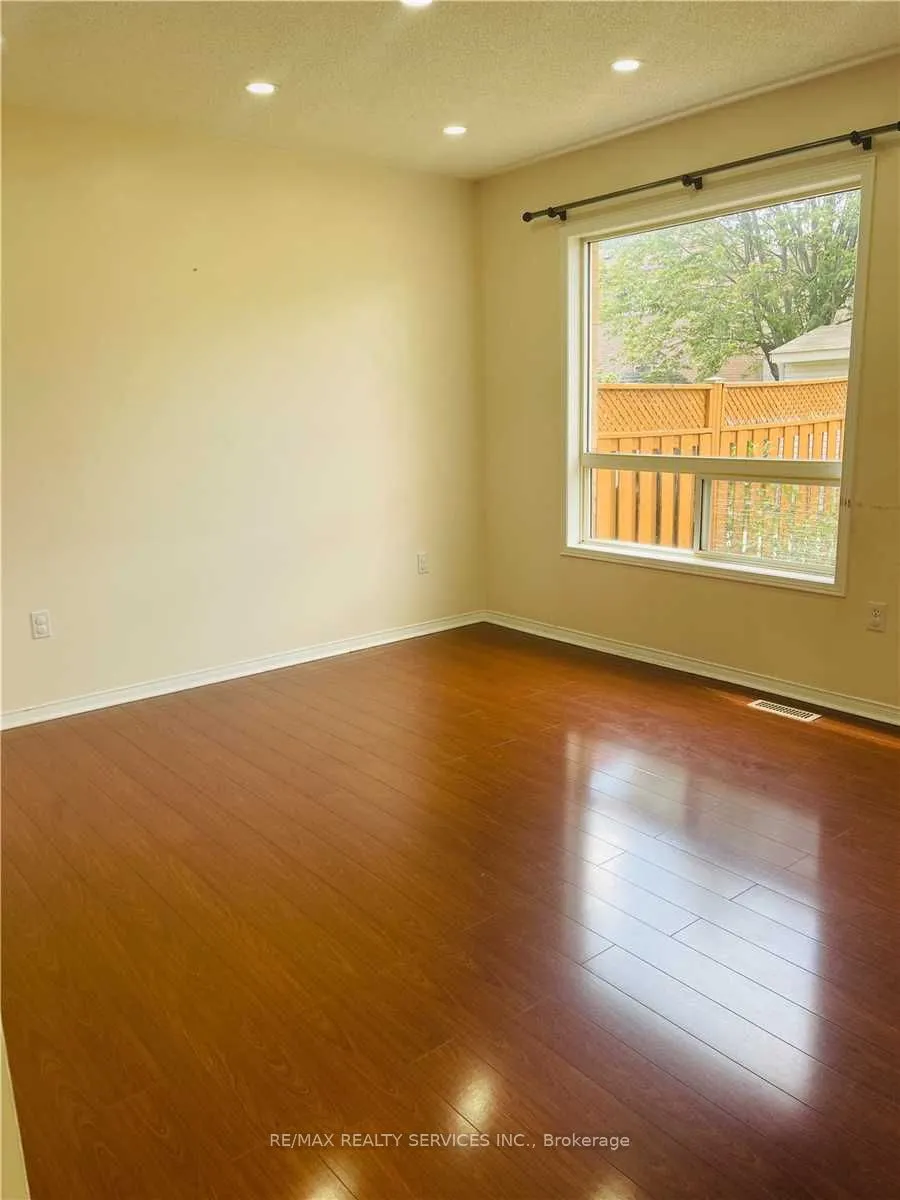 20 Whiteface Crescent