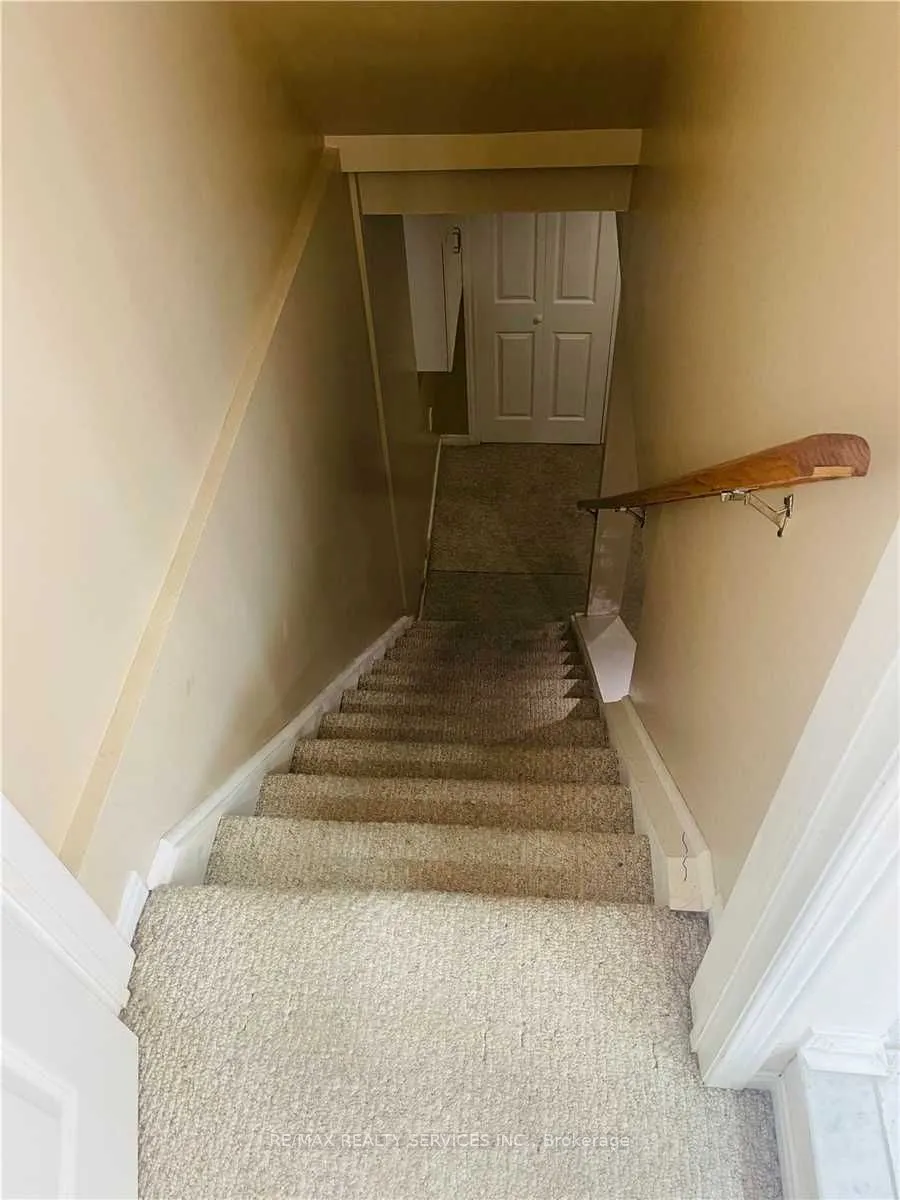 20 Whiteface Crescent