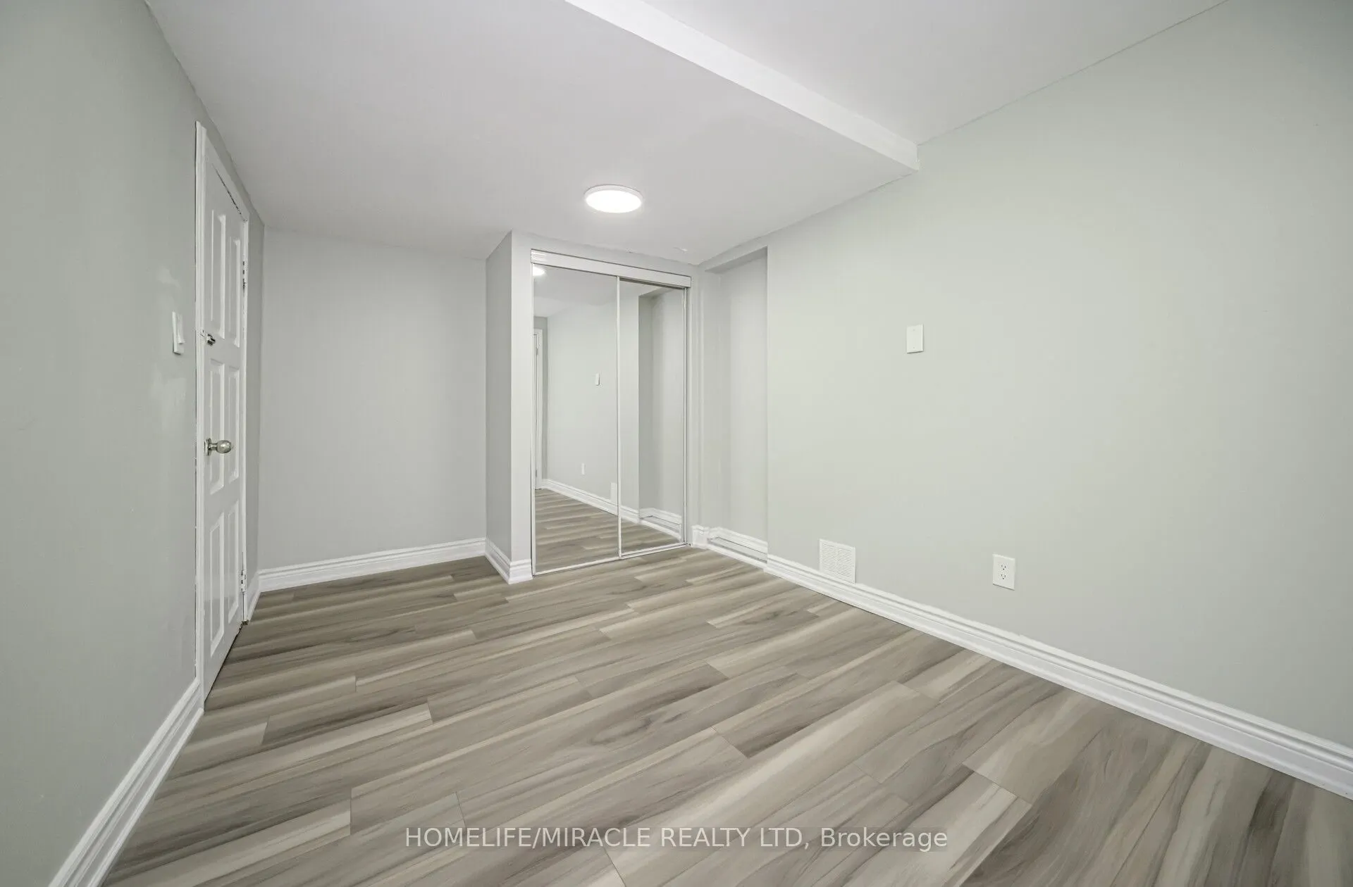 3777 Woodruff Crescent