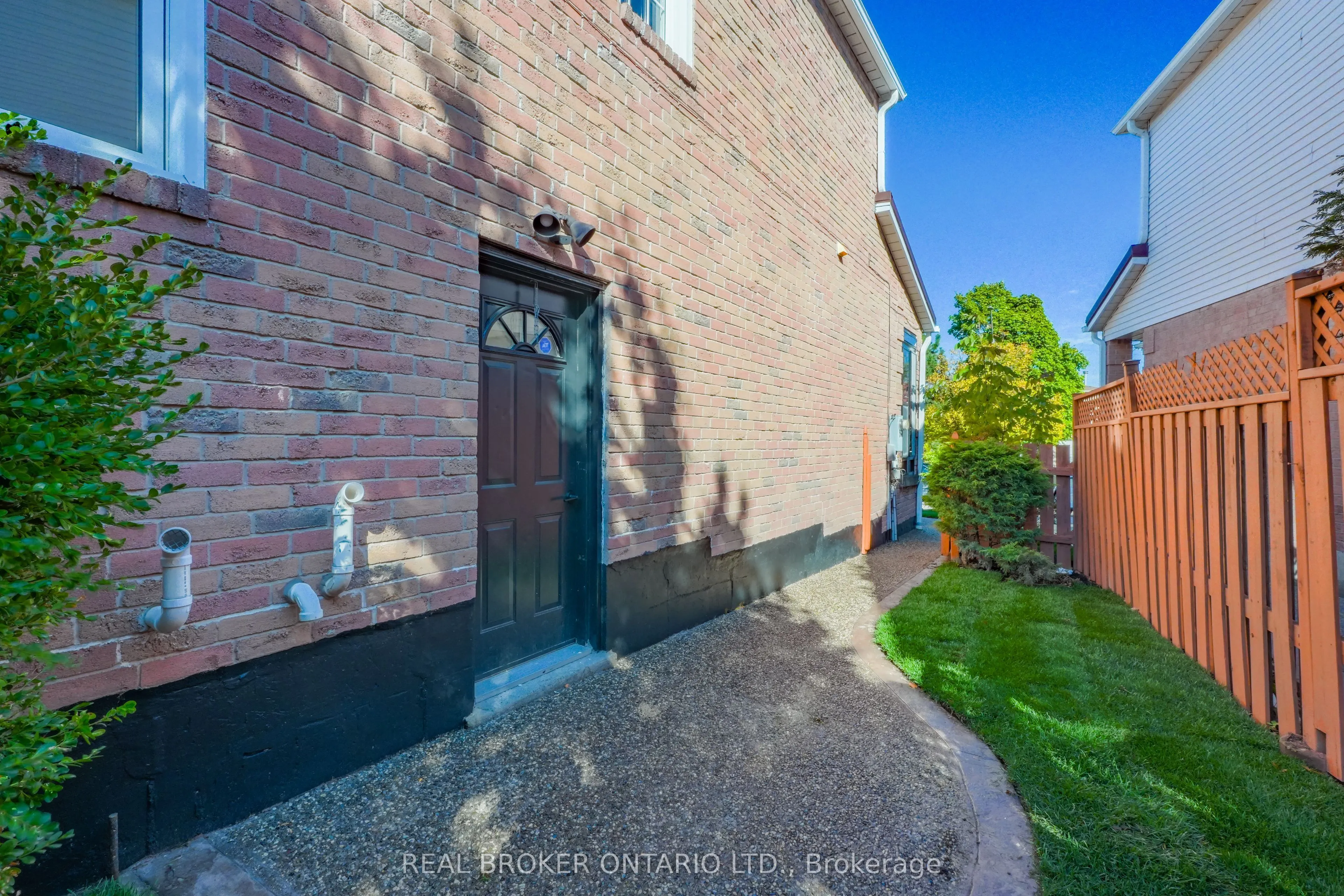 4326 Waterford Crescent