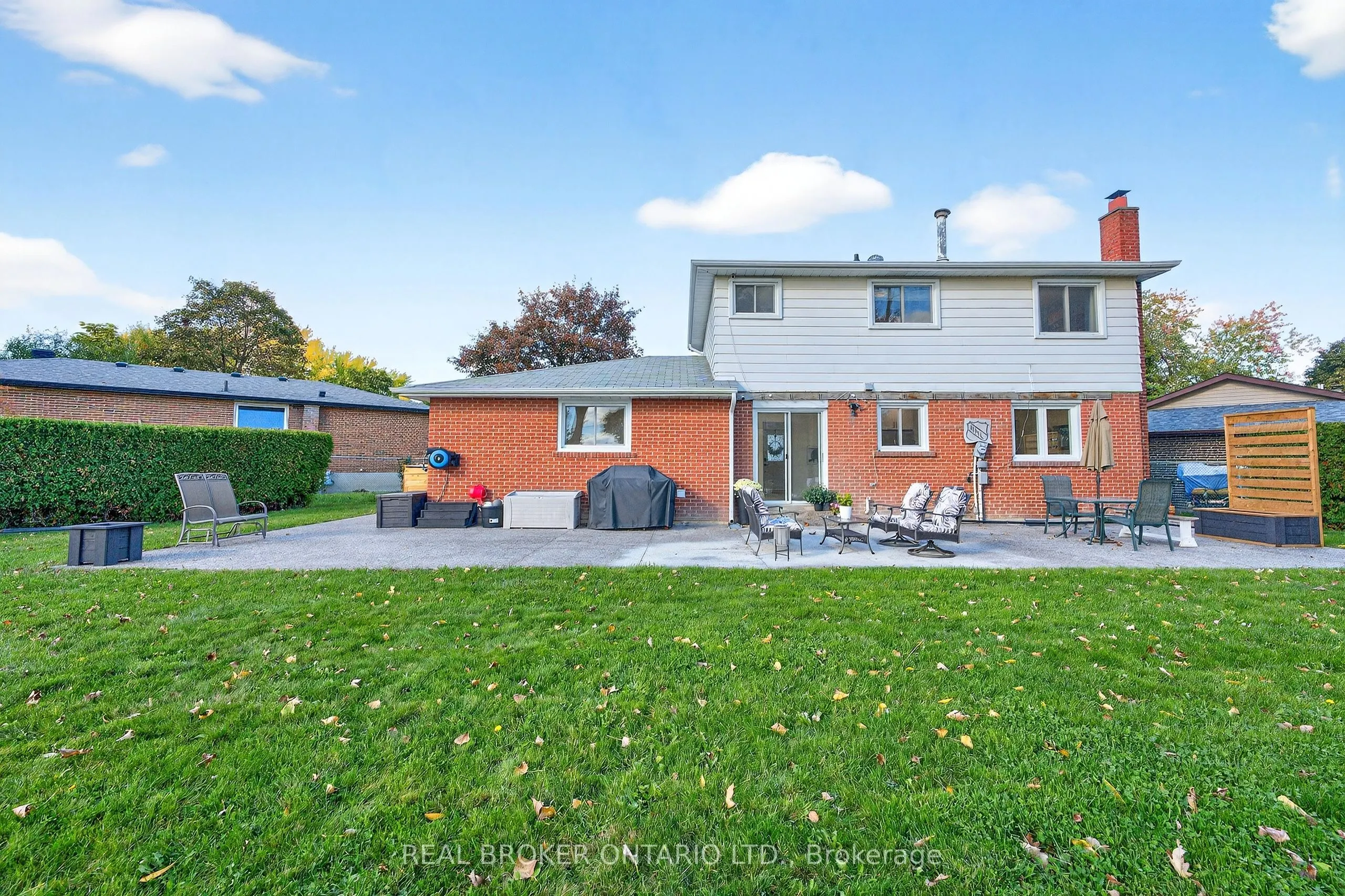 10 Essex Place