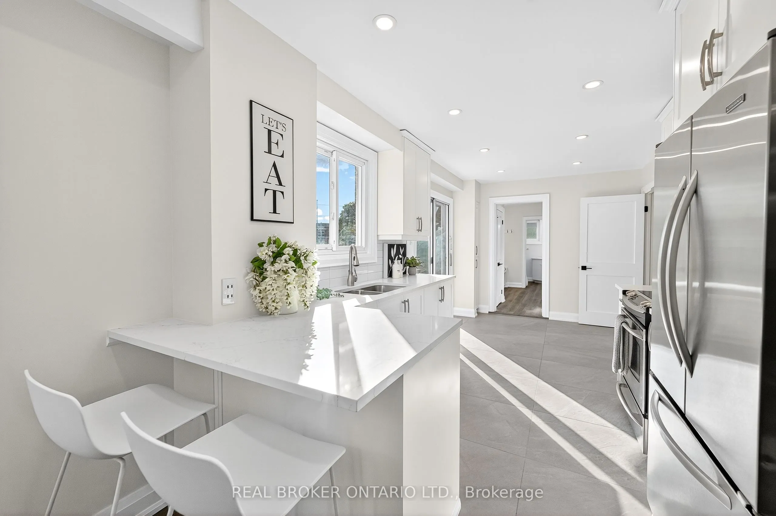 10 Essex Place