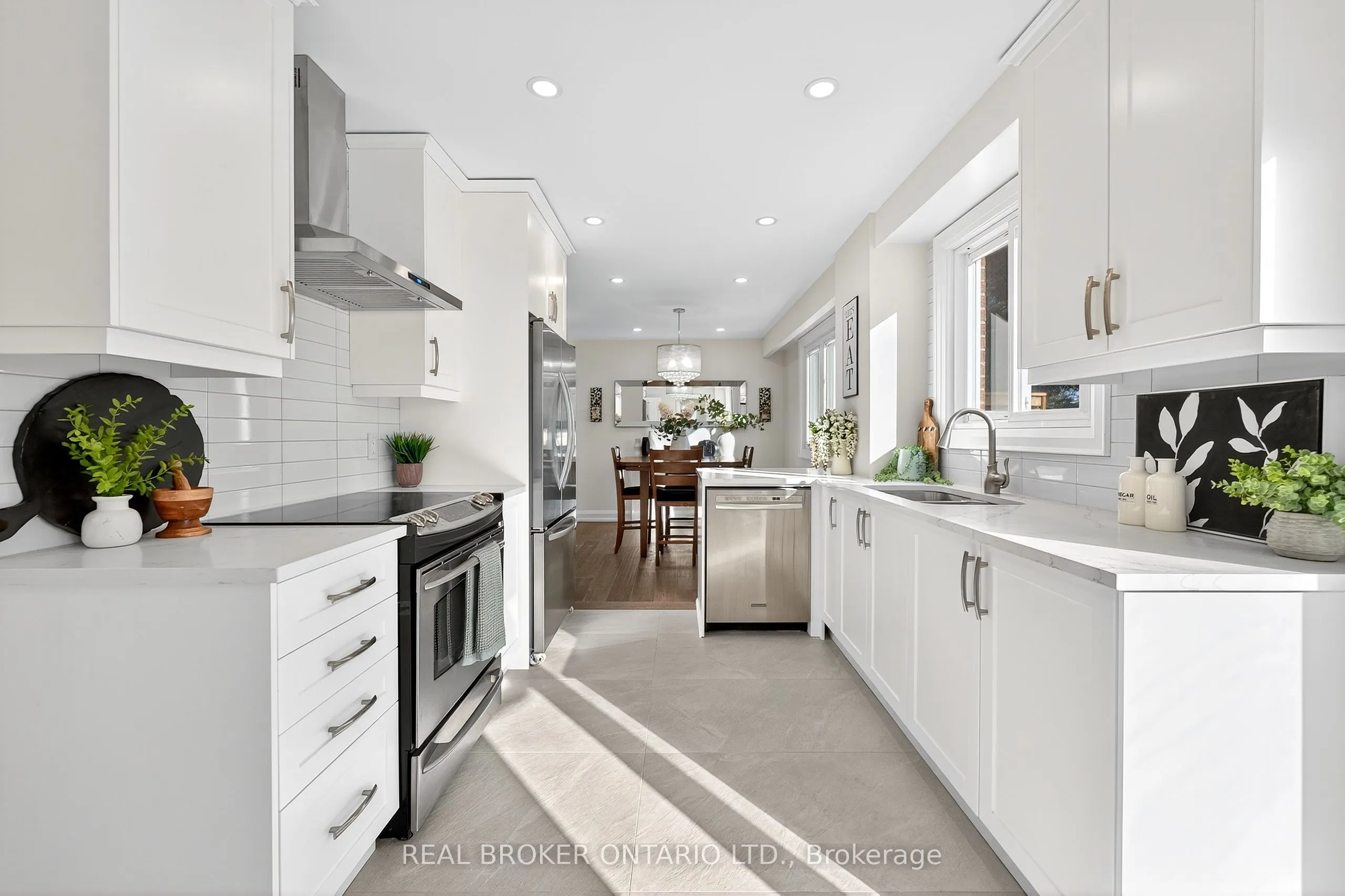 10 Essex Place