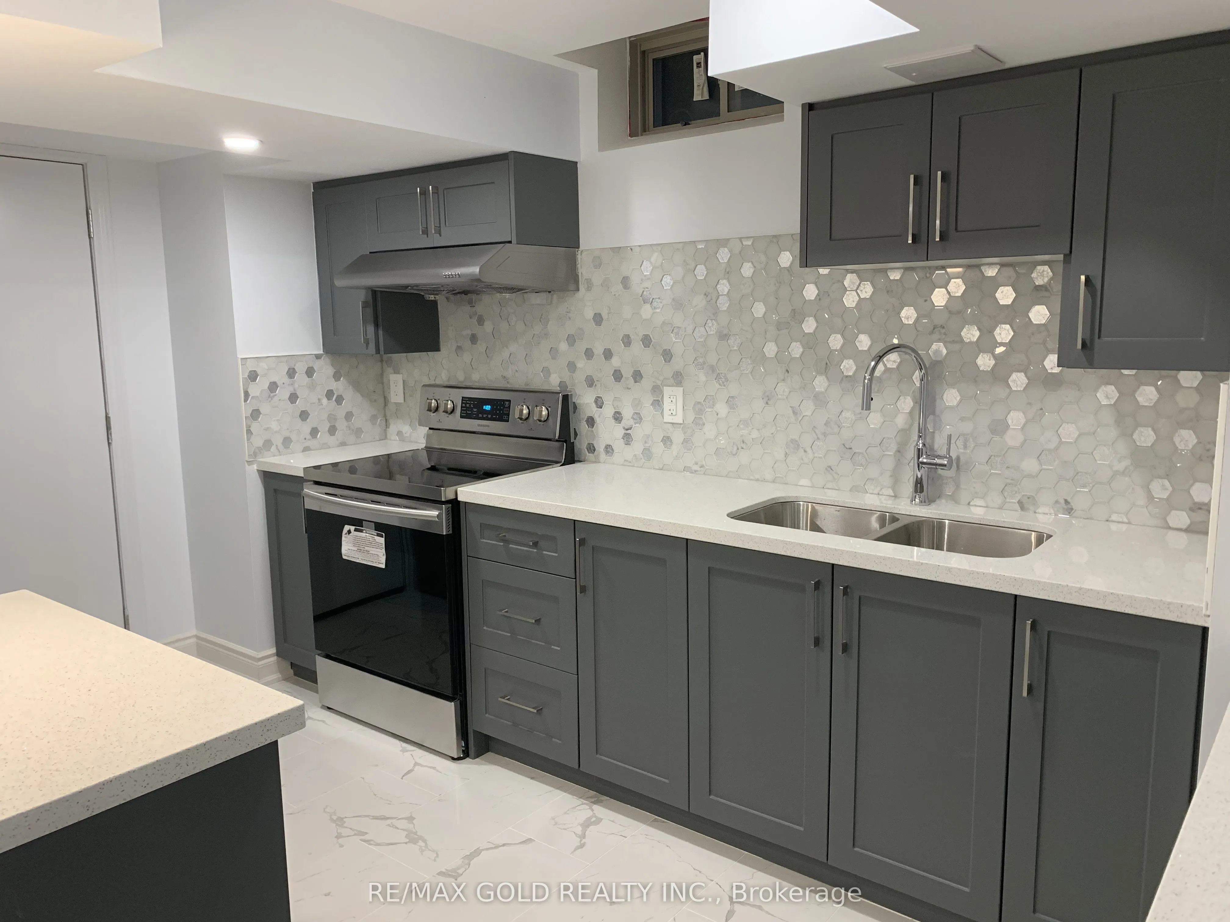 9 Dopp Crescent