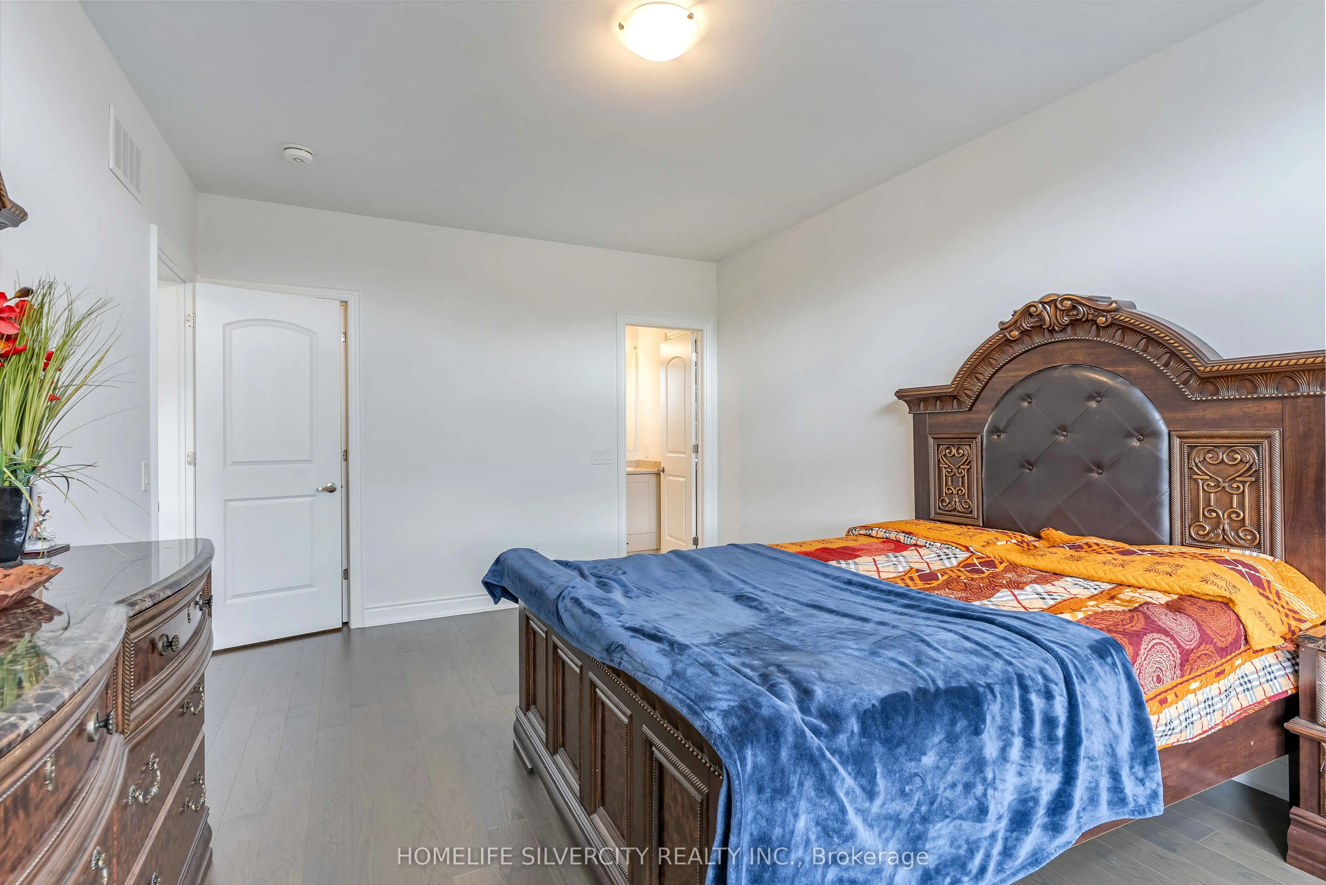 71 Raspberry Rdg Avenue