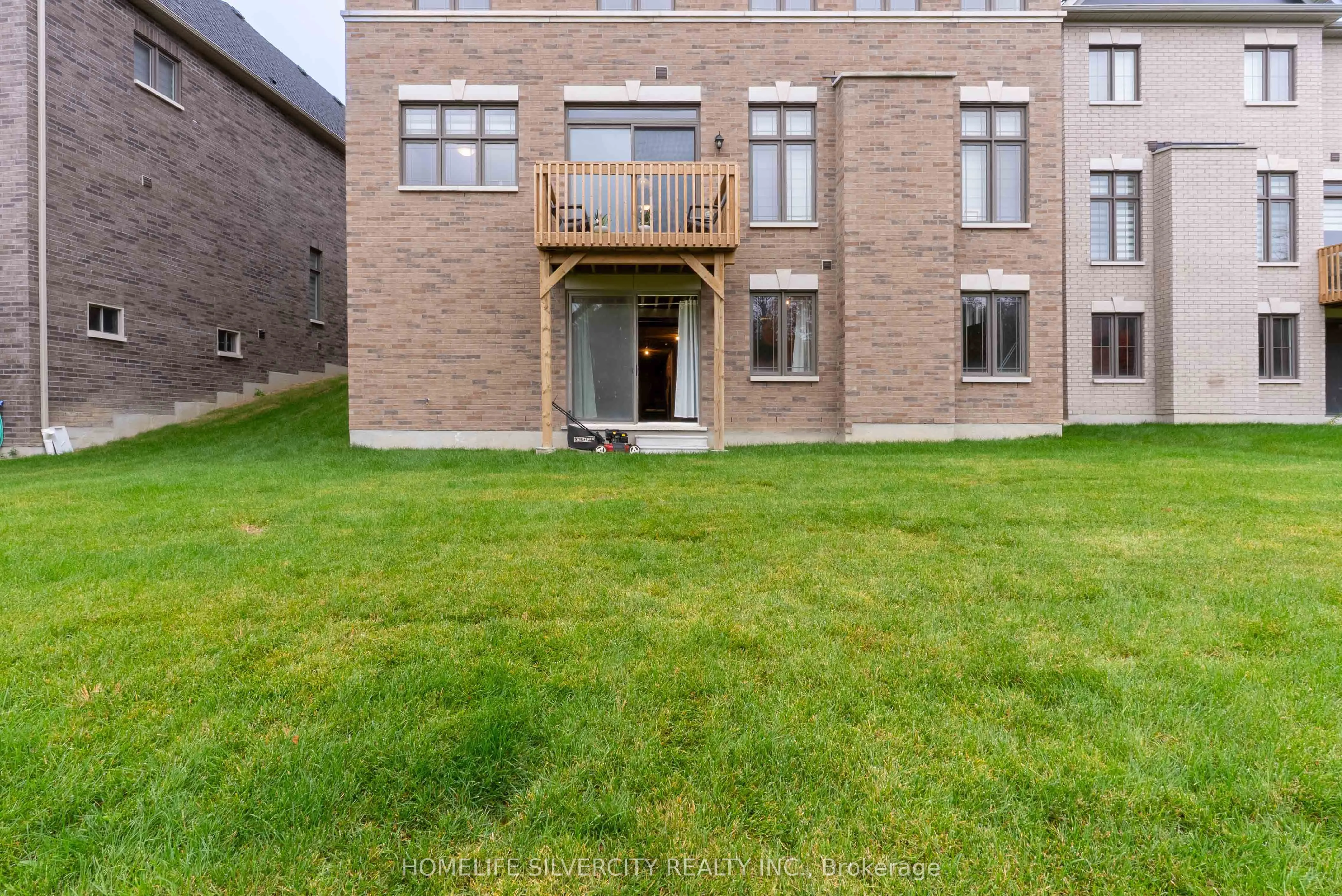 71 Raspberry Rdg Avenue