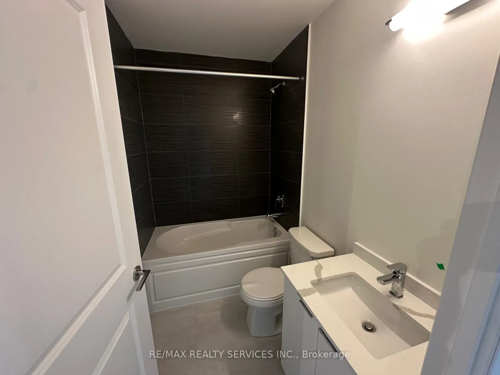 15 Watergarden Drive, #3105