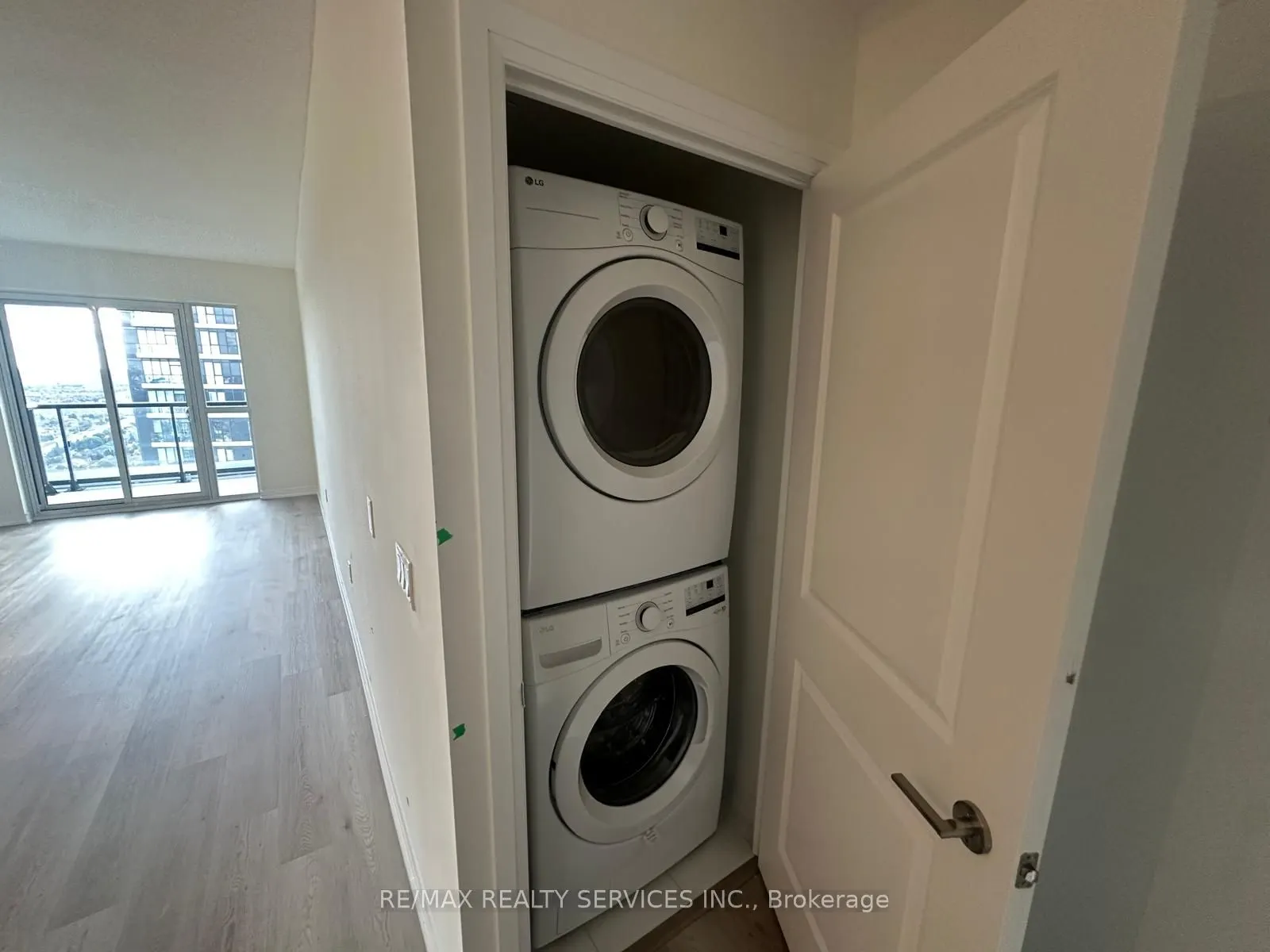 15 Watergarden Drive, #3105