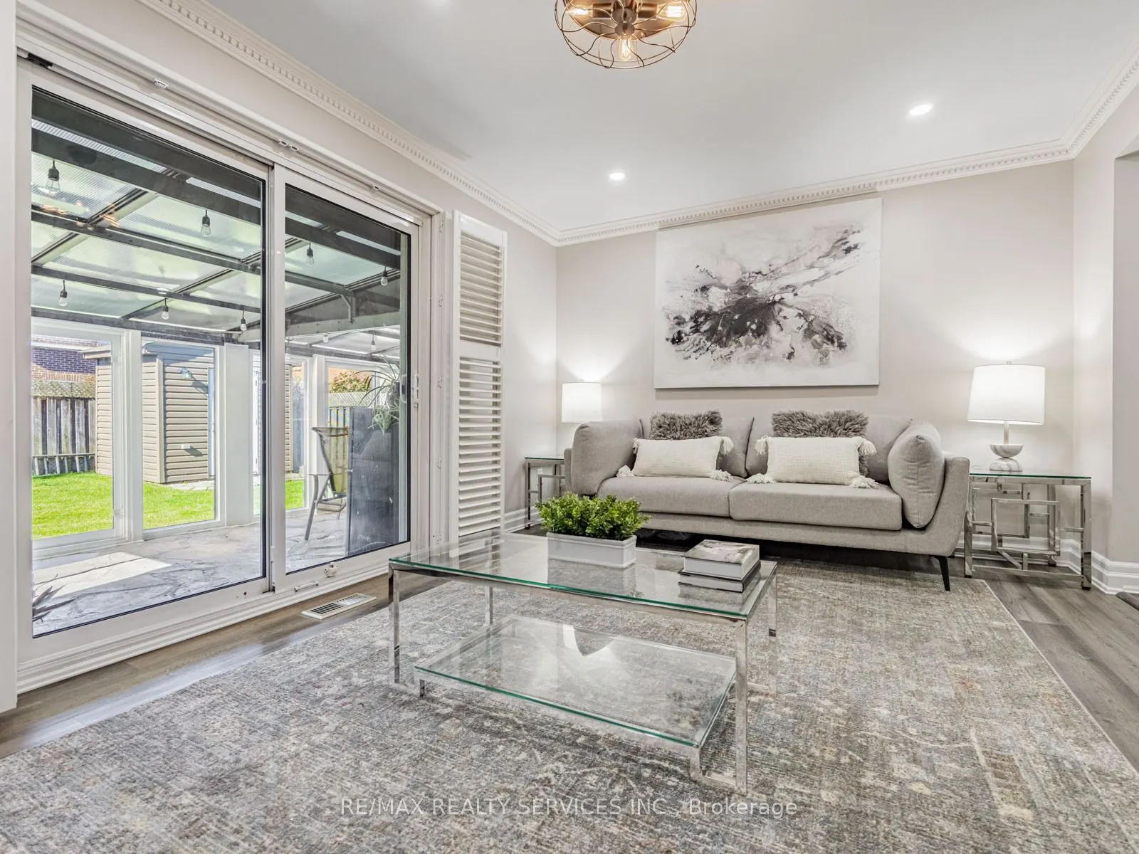 28 Lacewood Crescent