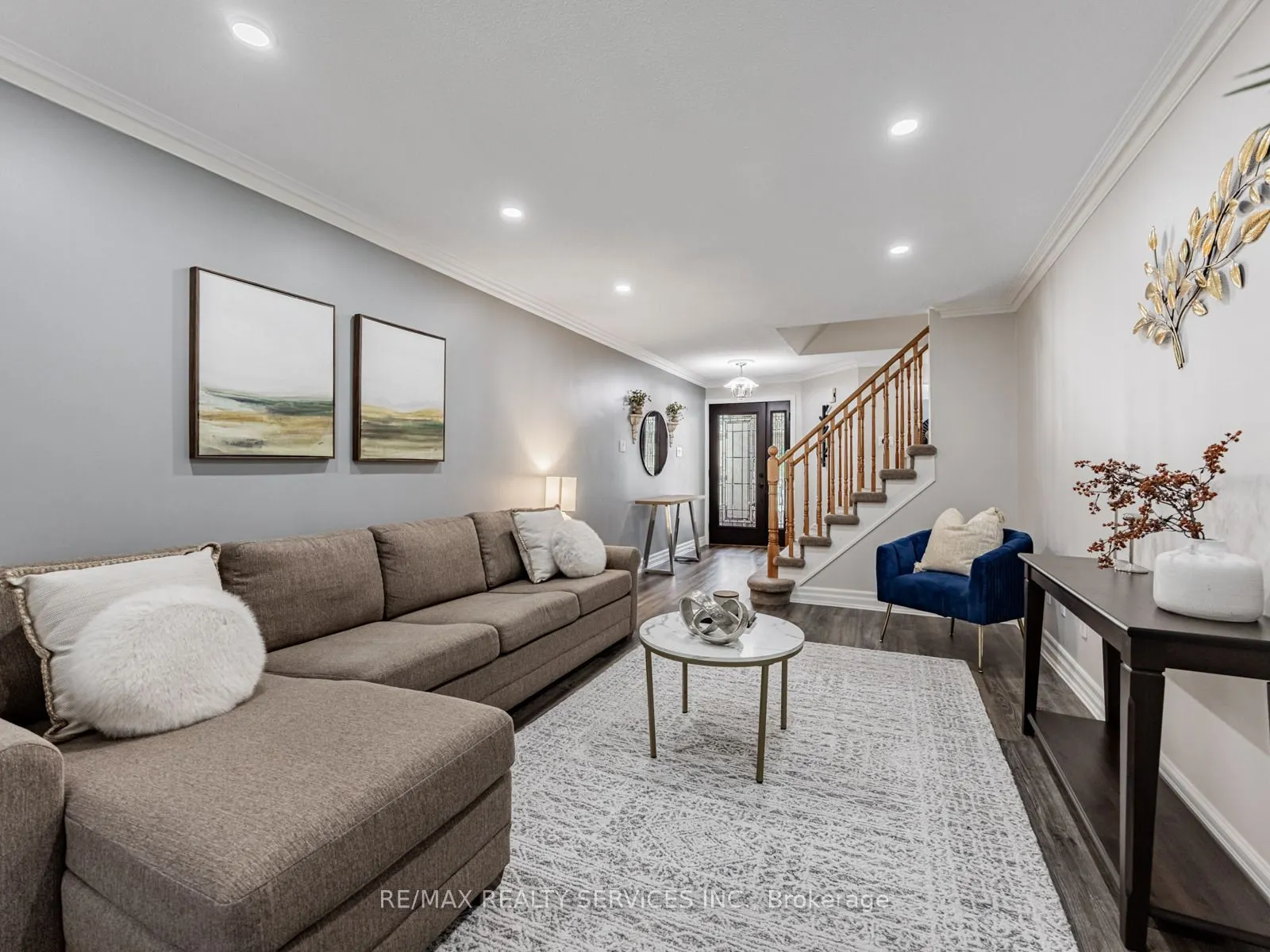 28 Lacewood Crescent