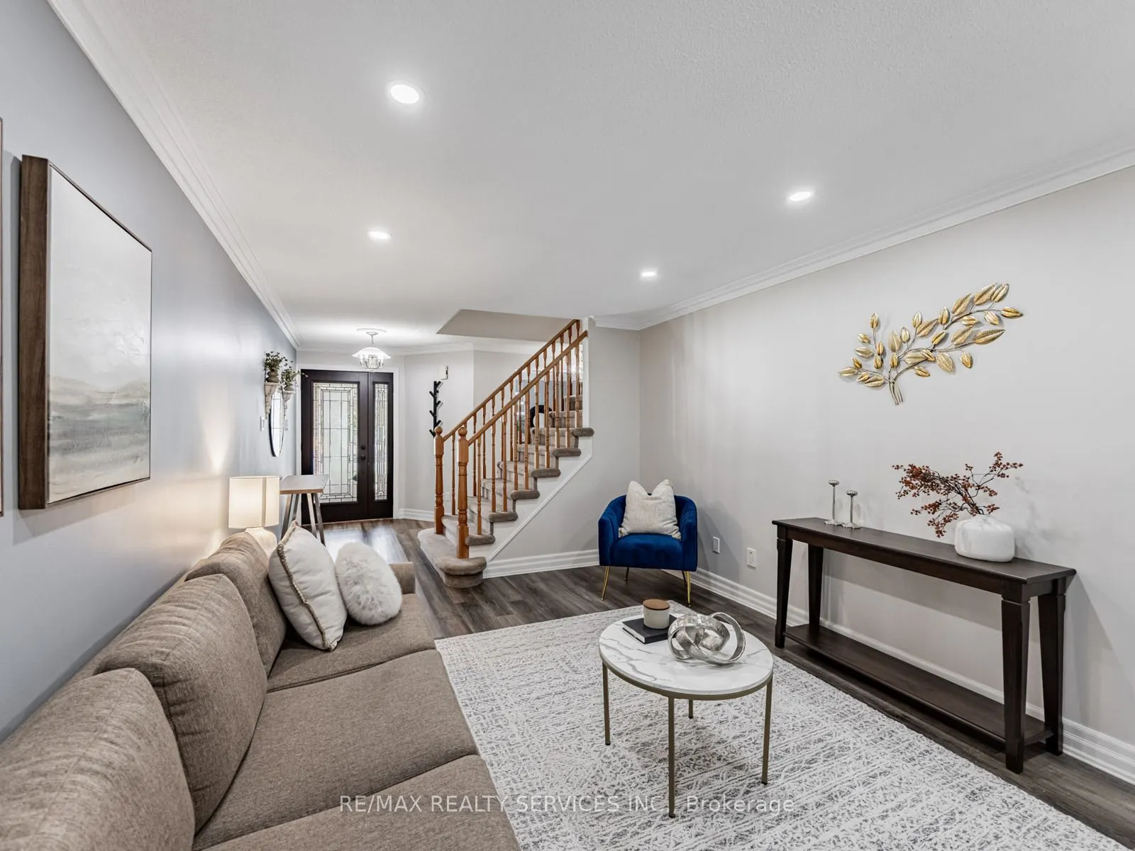 28 Lacewood Crescent
