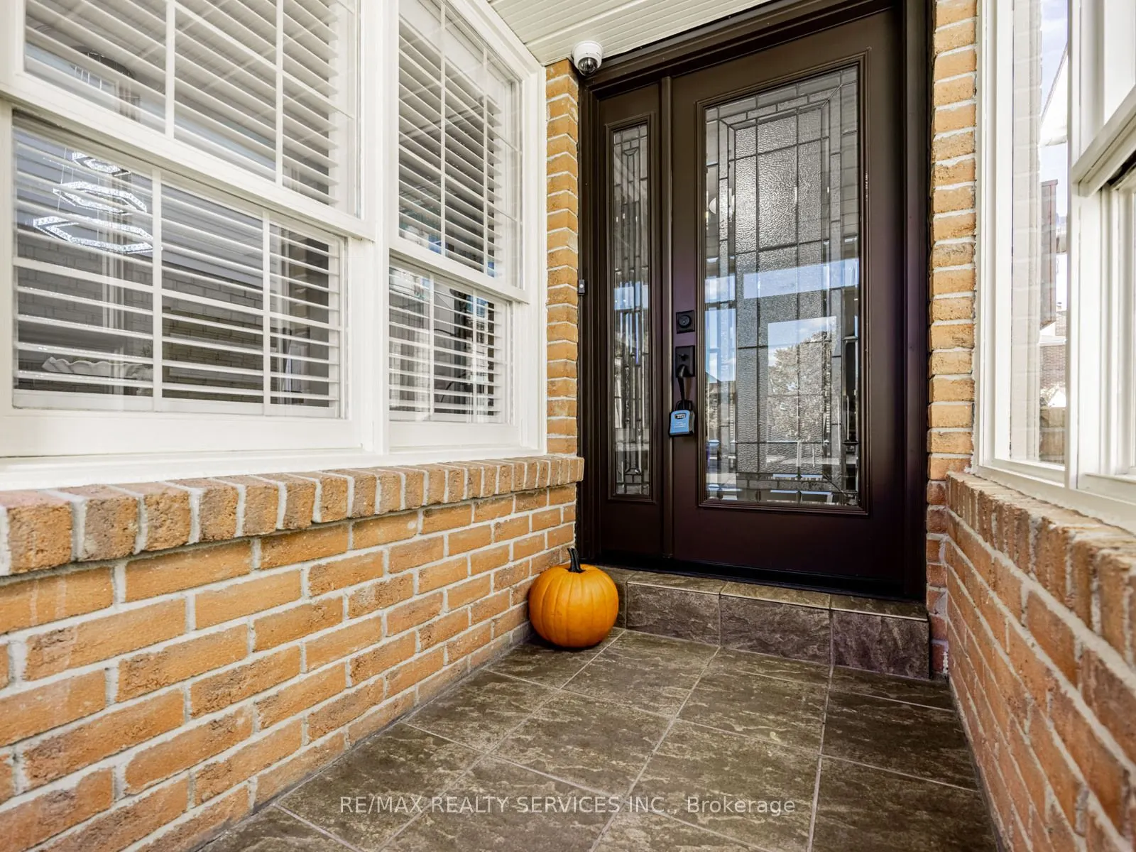 28 Lacewood Crescent