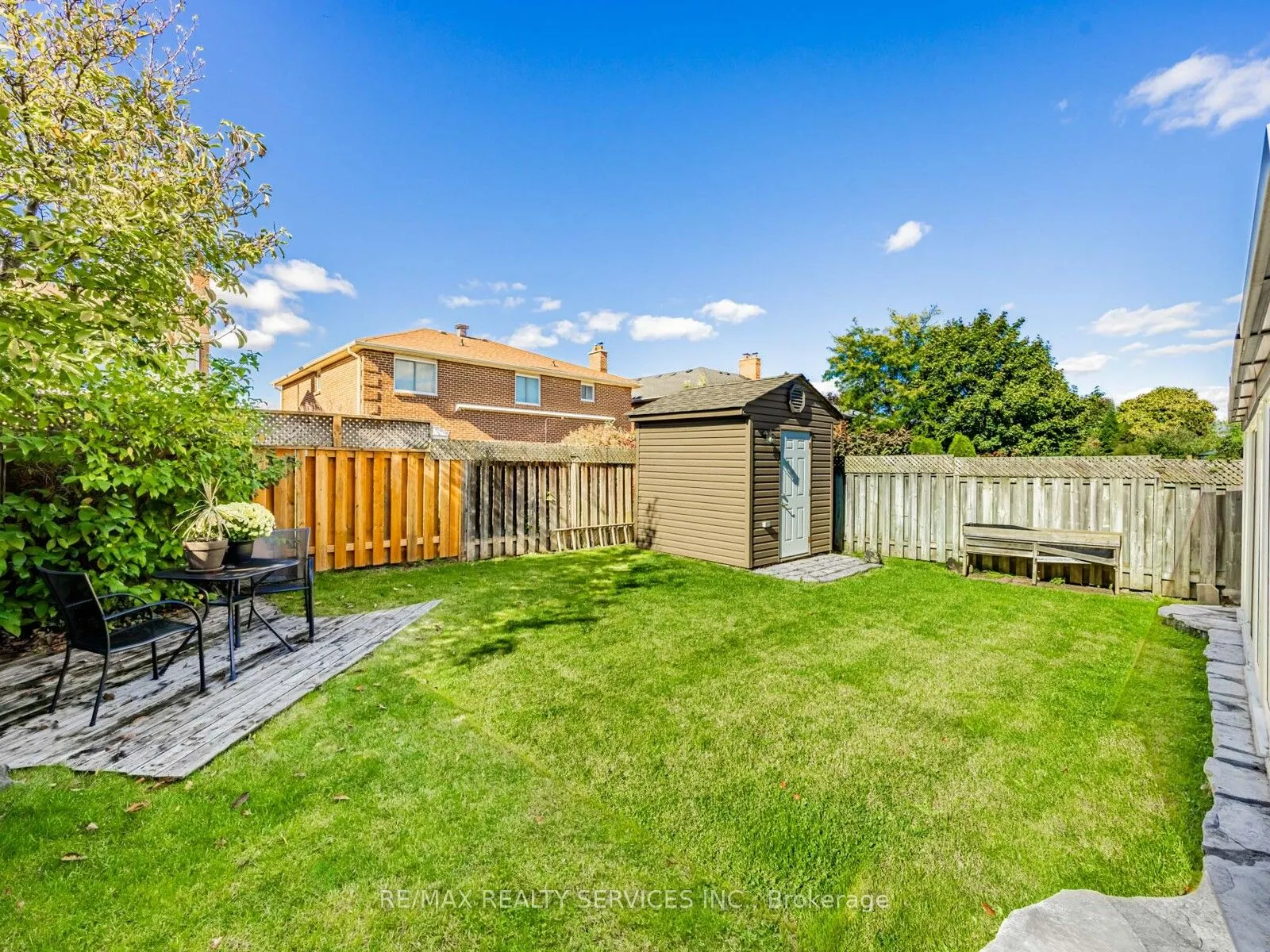 28 Lacewood Crescent
