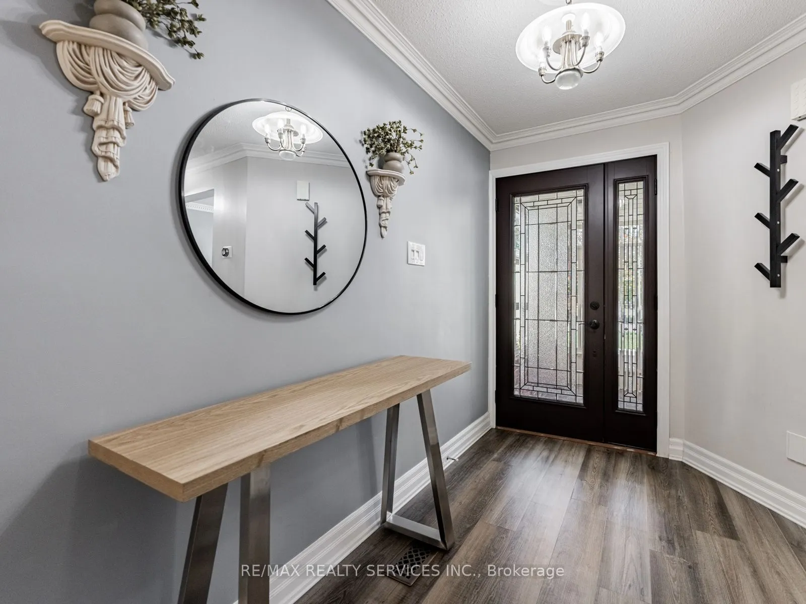28 Lacewood Crescent