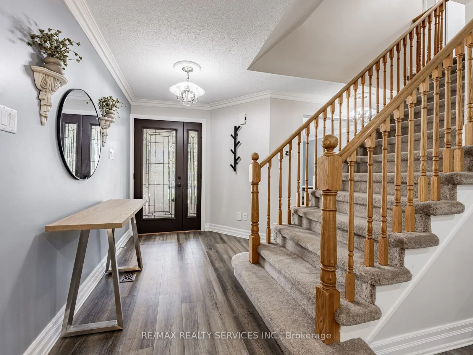 28 Lacewood Crescent