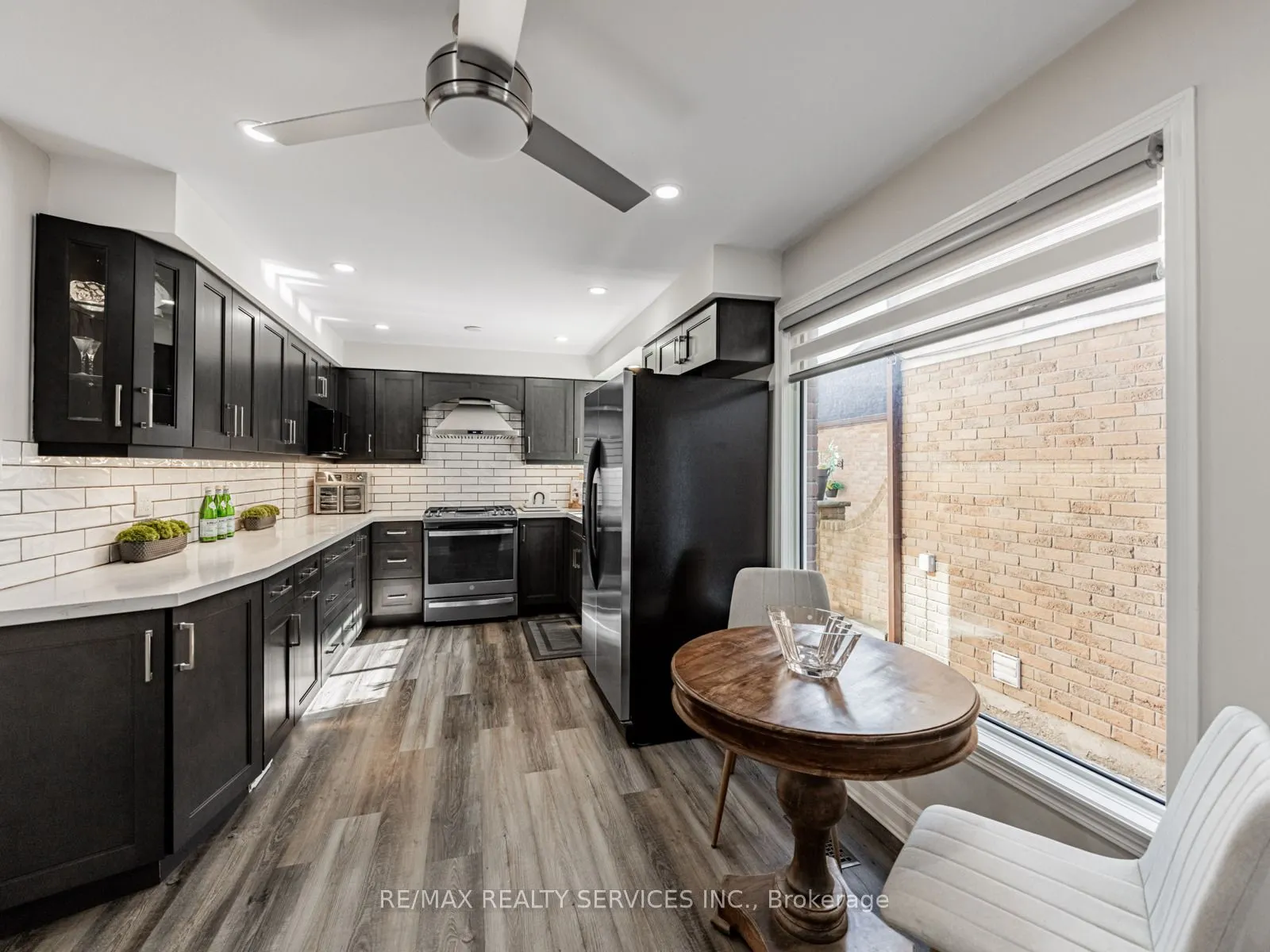 28 Lacewood Crescent