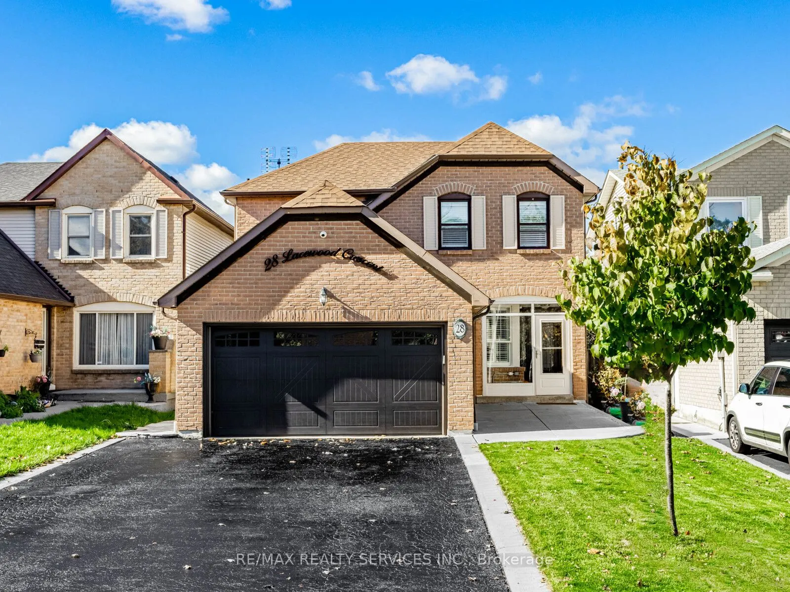 28 Lacewood Crescent