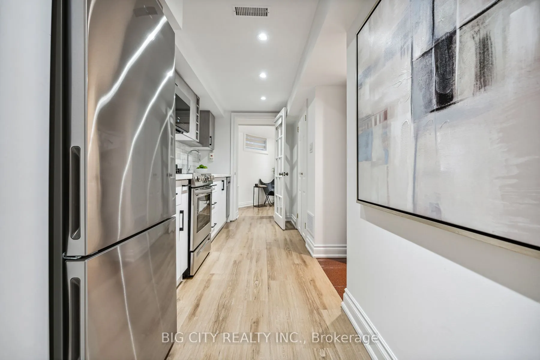 287 South Kingsway, #Bsmt