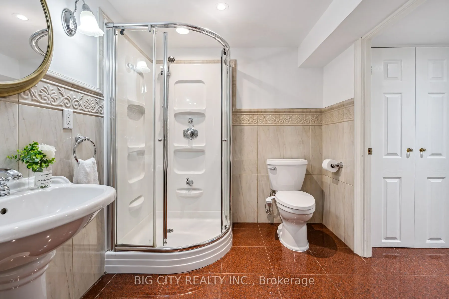 287 South Kingsway, #Bsmt