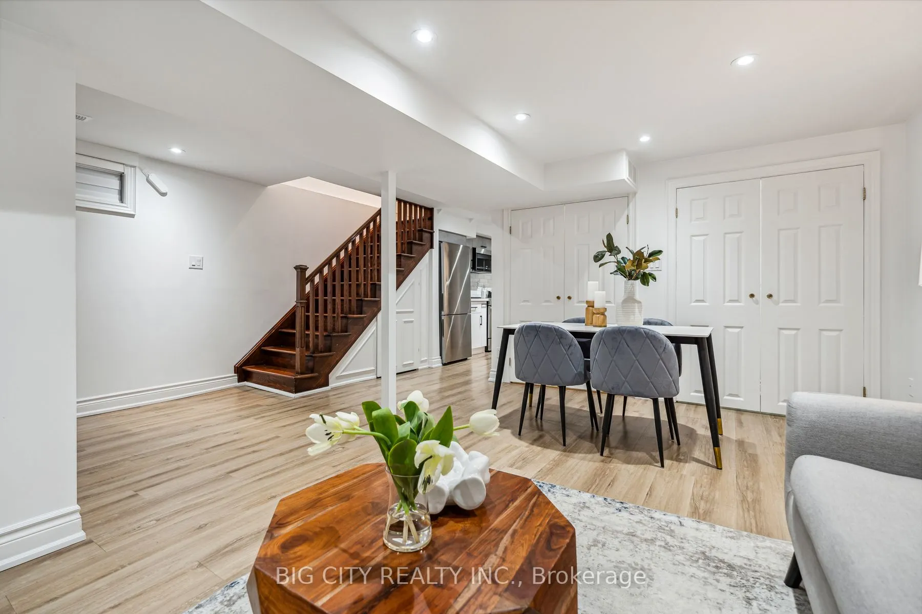 287 South Kingsway, #Bsmt