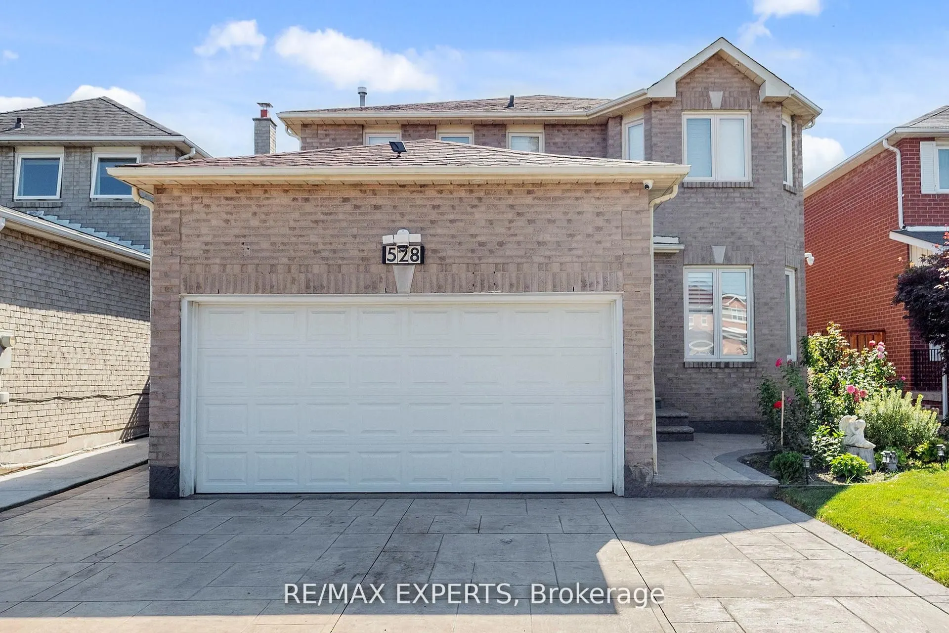 528 Fairview Road W