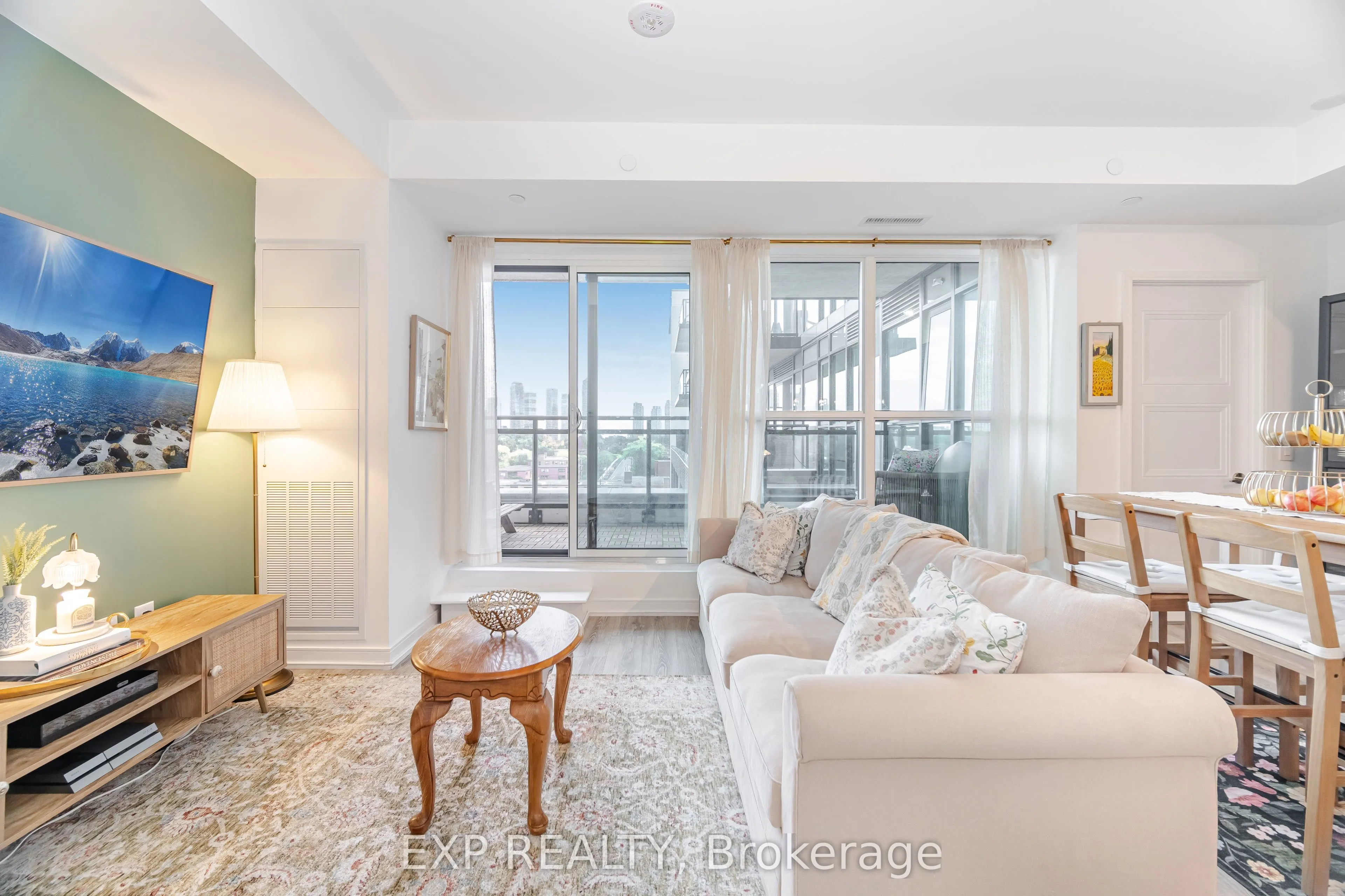 25 Neighbourhood Lane, #812