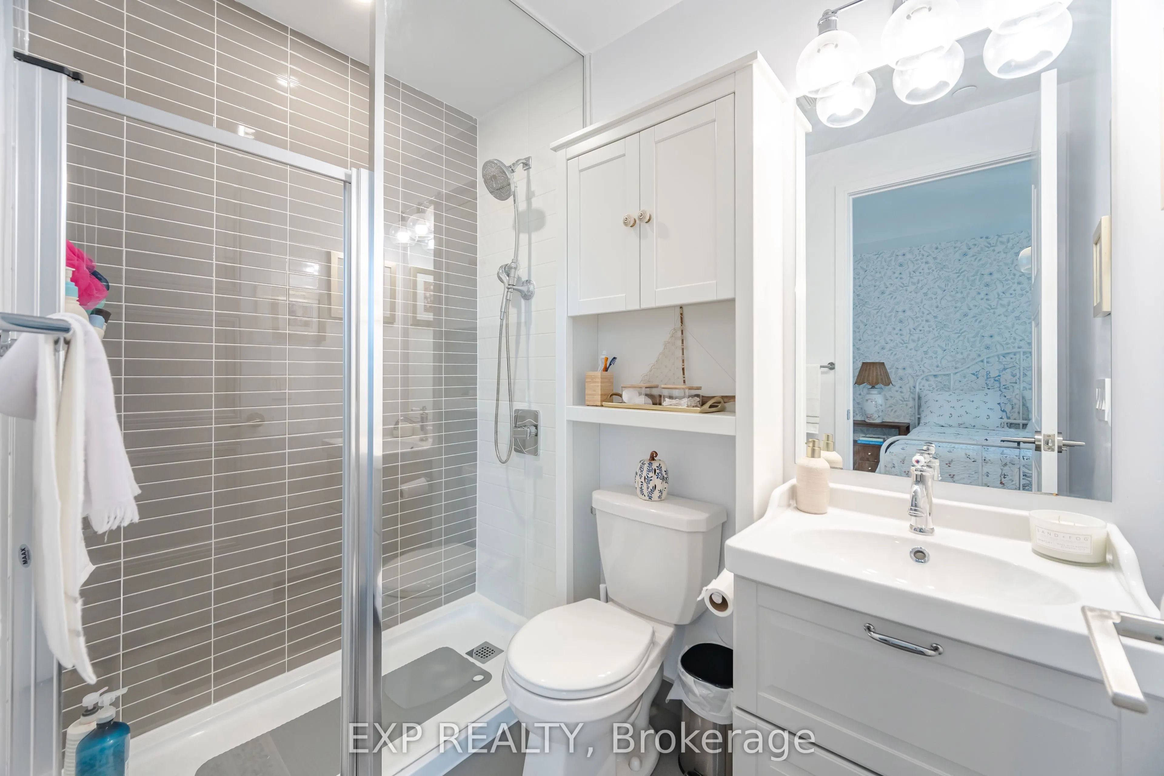 25 Neighbourhood Lane, #812