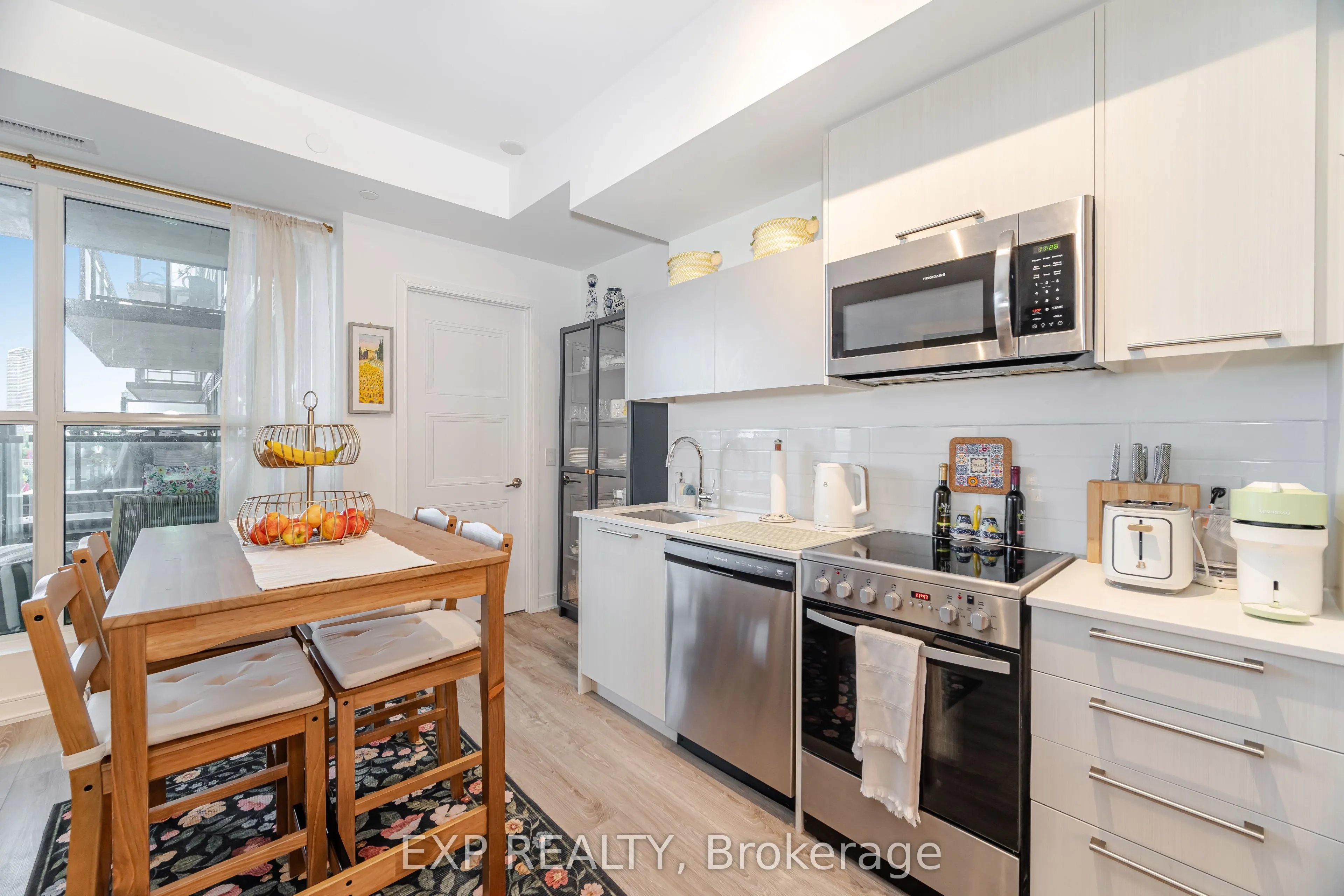 25 Neighbourhood Lane, #812