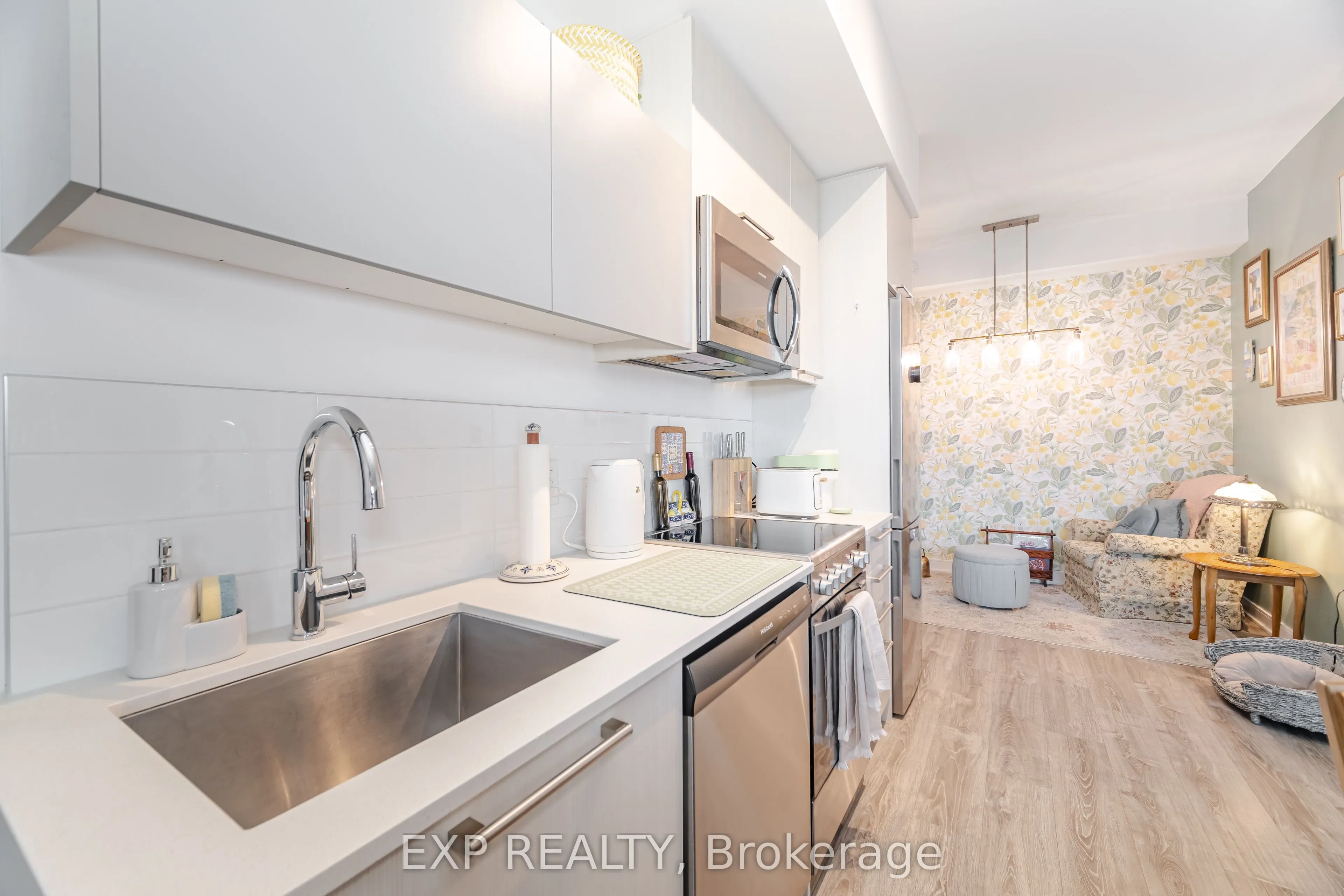 25 Neighbourhood Lane, #812