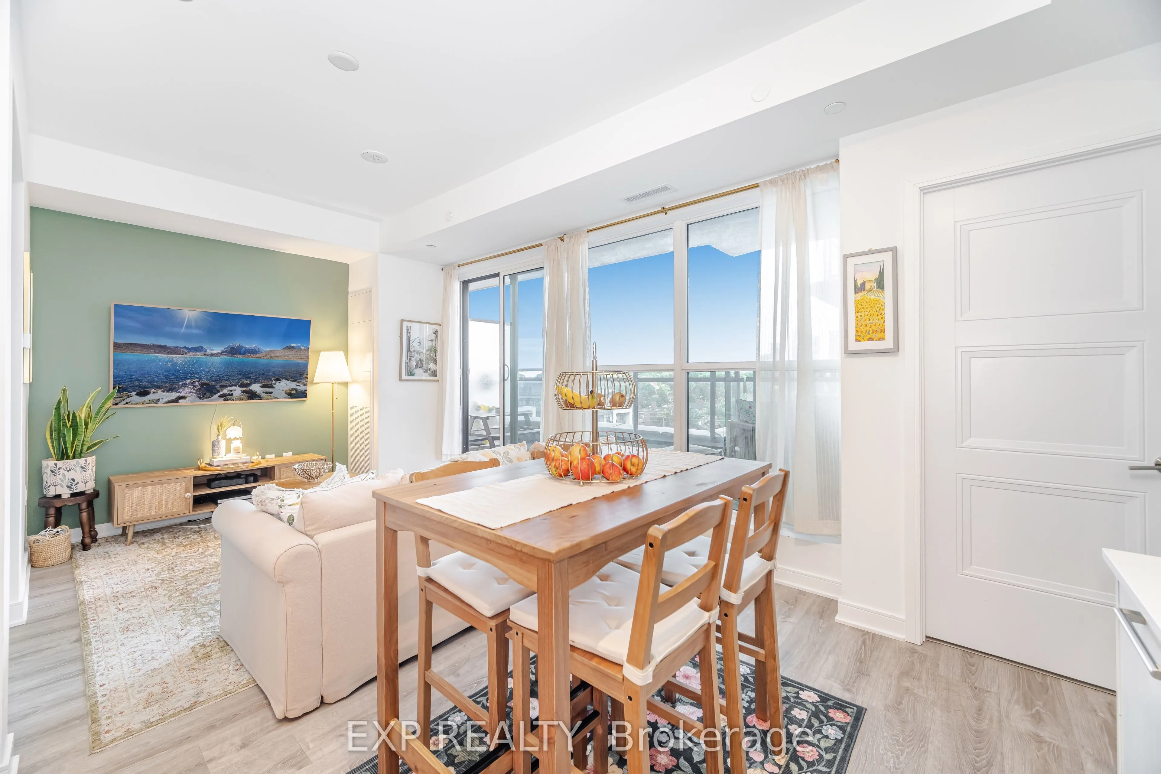 25 Neighbourhood Lane, #812