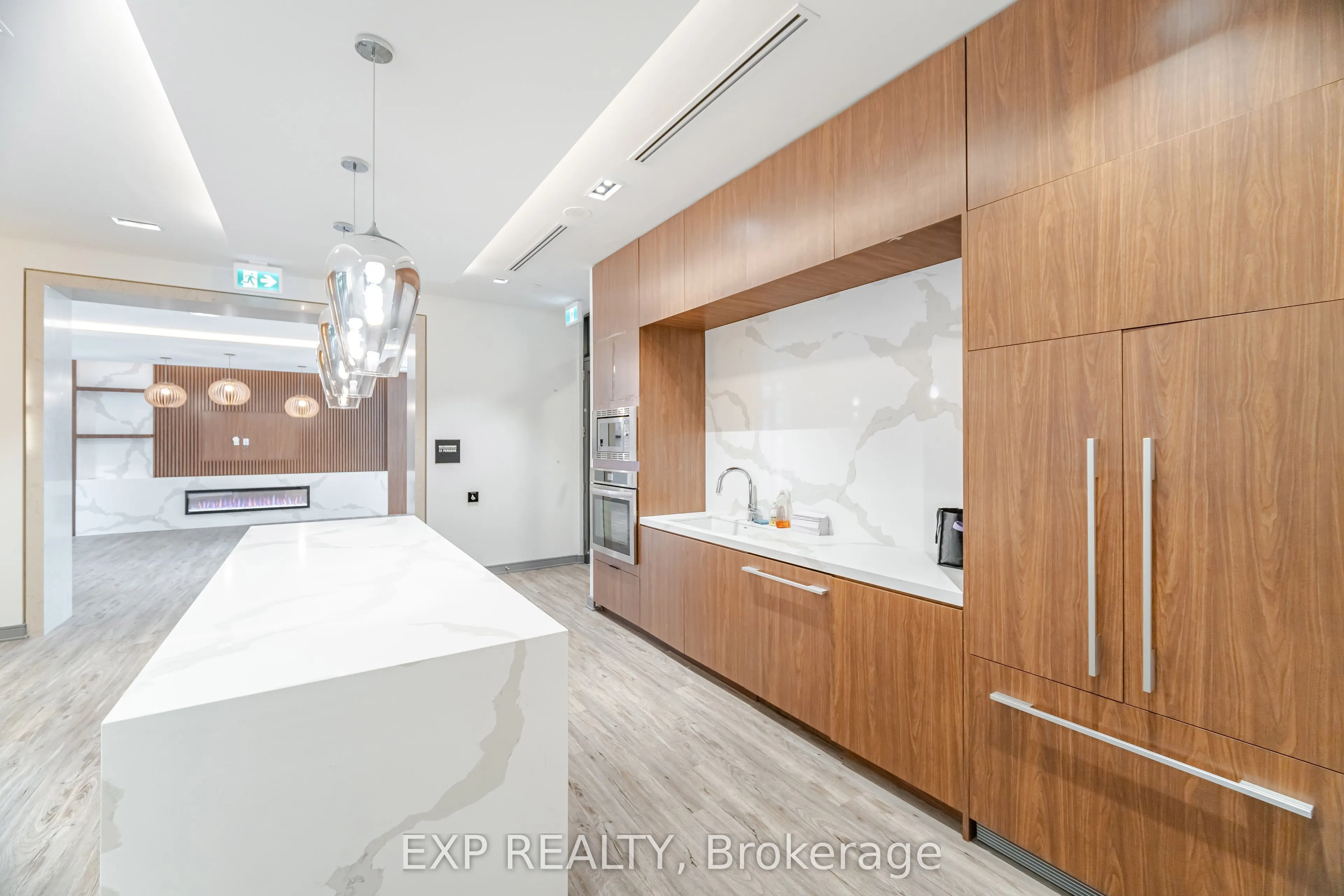 25 Neighbourhood Lane, #812