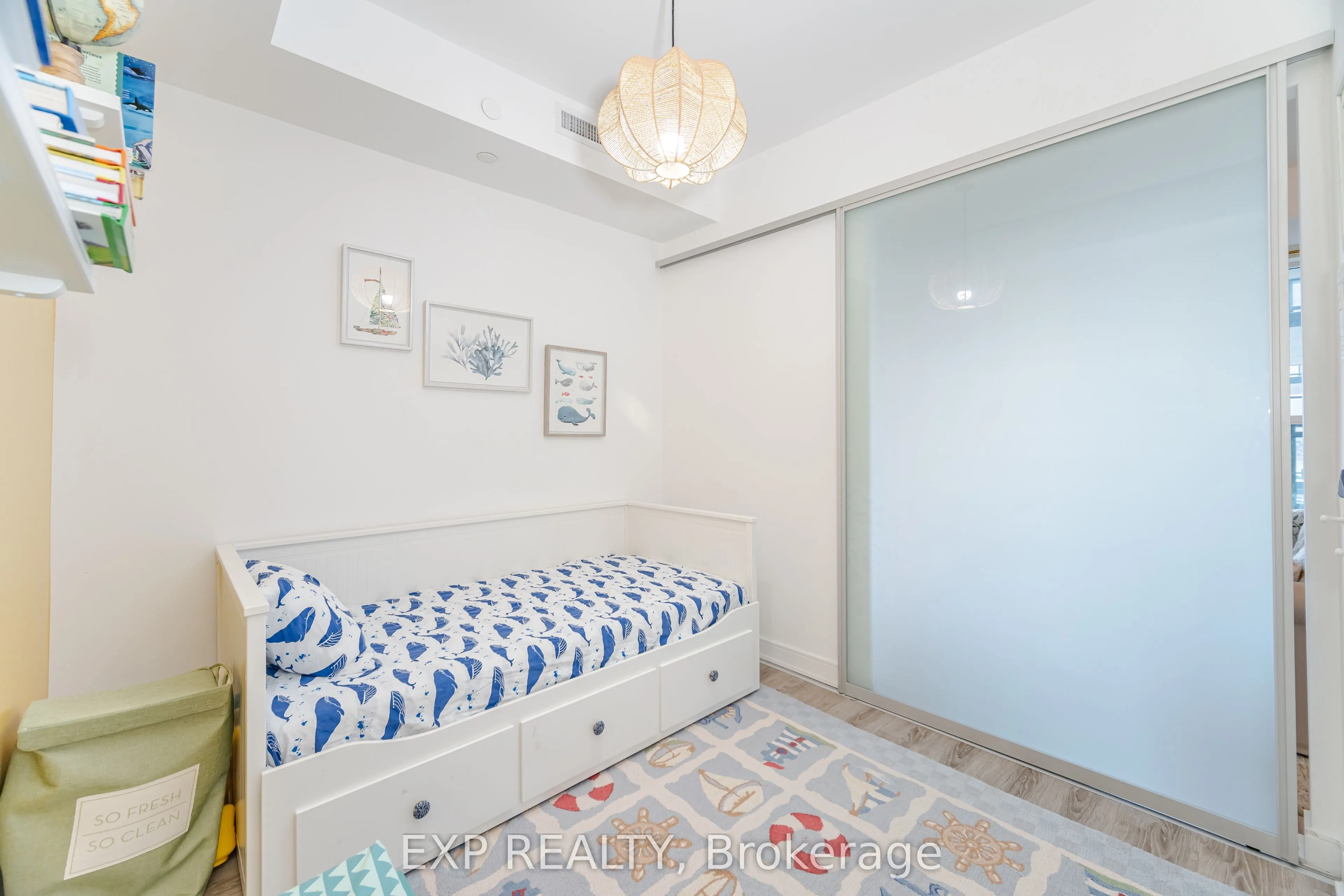 25 Neighbourhood Lane, #812