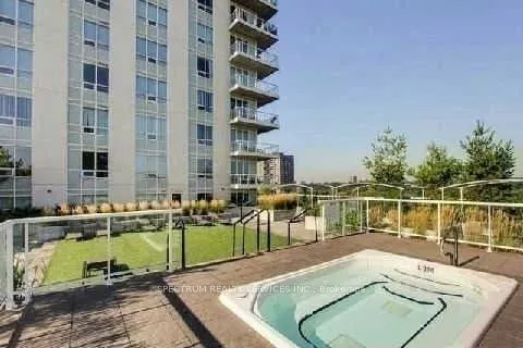 3865 Lake Shore Boulevard, #319