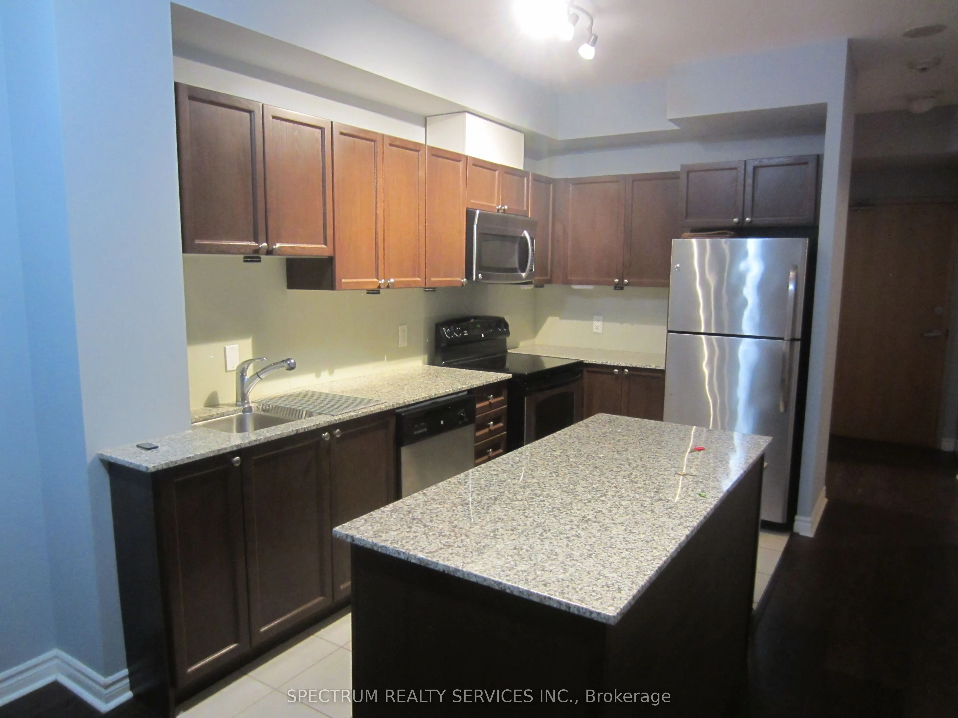 3865 Lake Shore Boulevard, #319